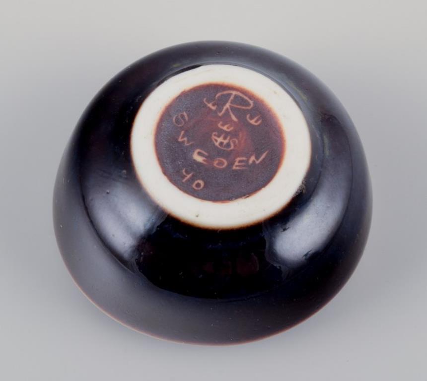 Ceramica Carl-Harry Stålhane per Rörstrand. Ciotola in miniatura e barattolo con coperchio in miniatura. in vendita