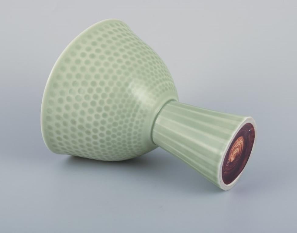 Carl-Harry Stålhane per Rörstrand. Raro vaso in ceramica. Smalto color verde menta In condizioni ottime in vendita a Copenhagen, DK