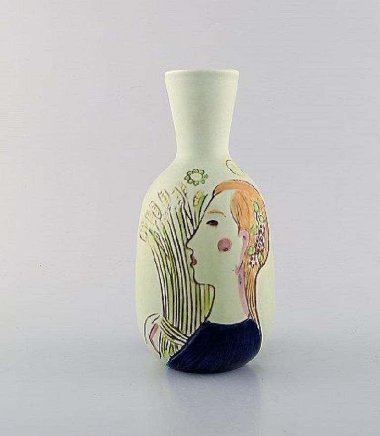 Carl-Harry Stålhane for Rörstrand / Rørstrand. Vase in glazed ceramics. Hand painted farmer motif, 1960s.
In very good condition.
Stamped.
Measures: 20 x 10 cm.