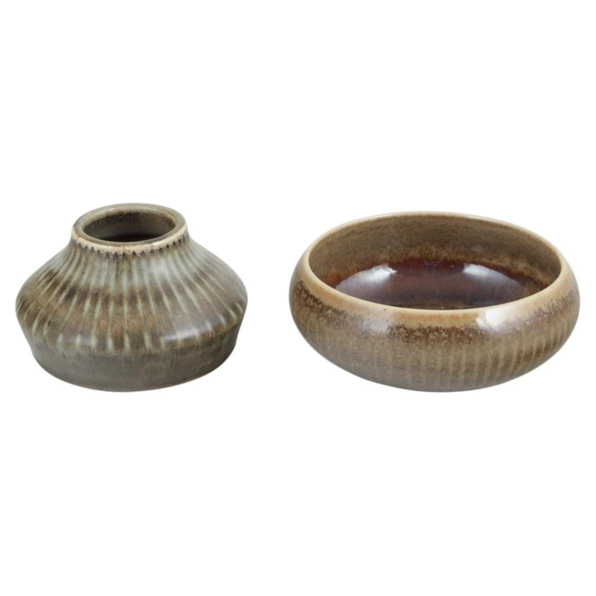 Carl-Harry Stålhane for Rörstrand. Stoneware bowl and vase, ca. 1960 For Sale