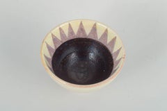 Carl-Harry Stålhane for Rörstrand. Stoneware bowl with triangular pattern.