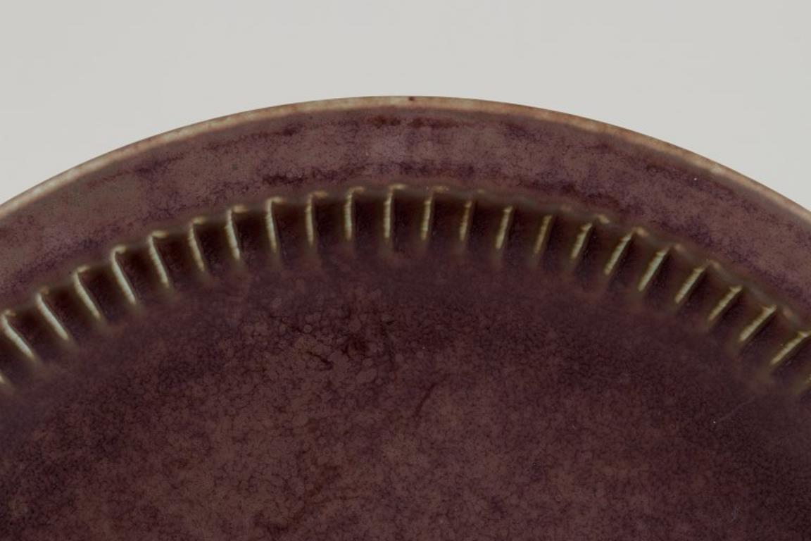Smaltato Carl-Harry Stålhane per Rörstrand, Svezia. Grande ciotola in ceramica. Metà del XX secolo. in vendita
