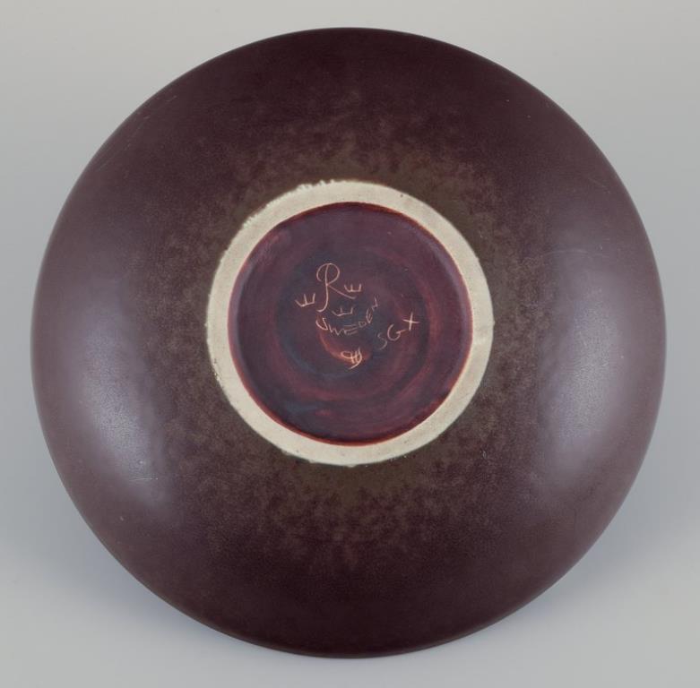 Carl-Harry Stålhane per Rörstrand, Svezia. Grande ciotola in ceramica. Metà del XX secolo. In condizioni ottime in vendita a København, Copenhagen