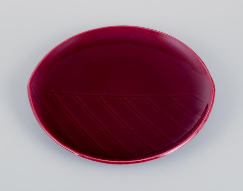Carl Harry Stålhane for Rörstrand. Two pitchers and a plate in ceramic In Excellent Condition For Sale In Copenhagen, DK
