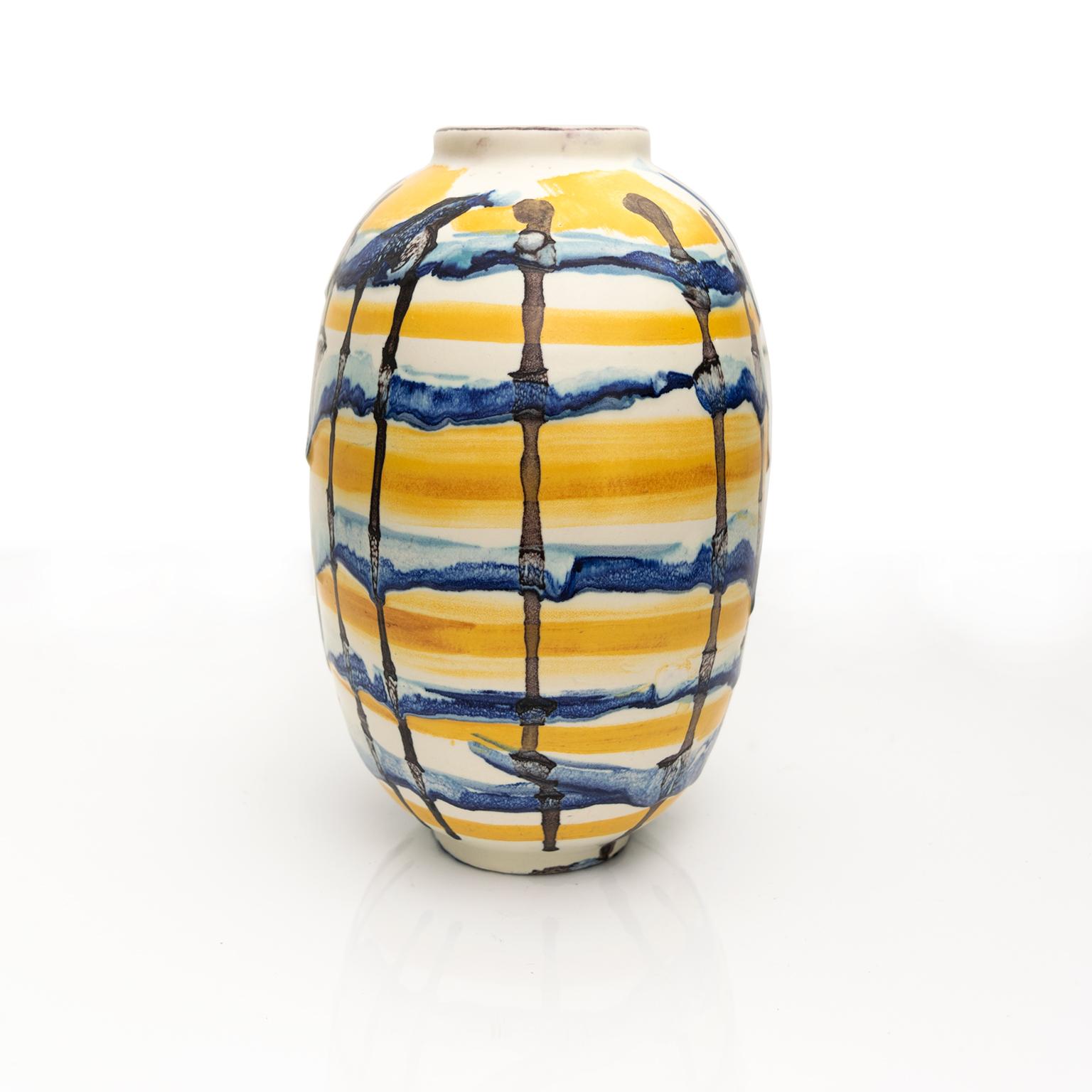Carl-Harry Stalhane Scandinavian Modern Hand Decorated Drip Vase, 1943 Rorstrand In Good Condition For Sale In New York, NY