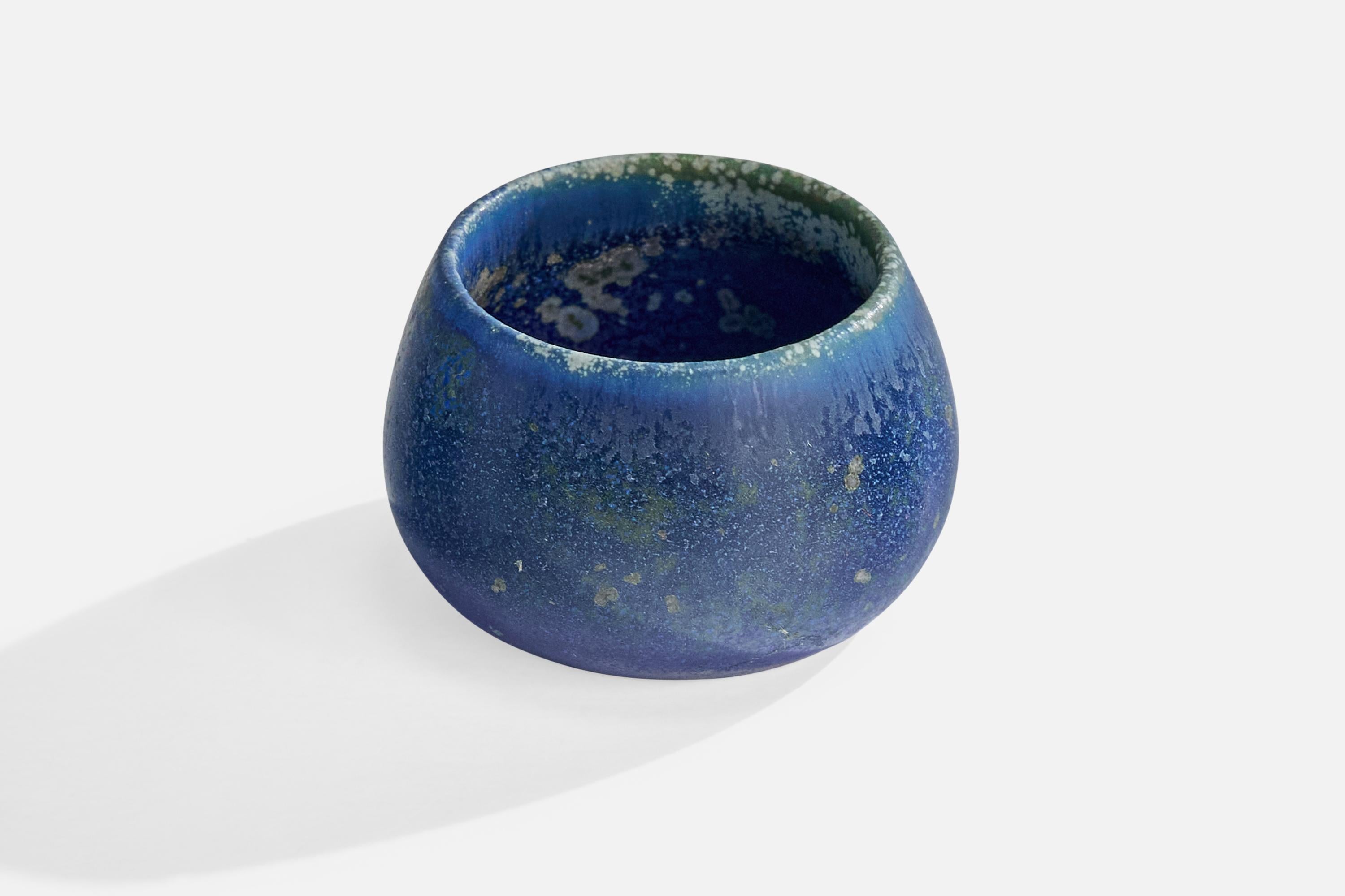Mid-Century Modern Carl-Harry Stålhane, Miniature Bowl, Stoneware, Sweden, 1950s For Sale