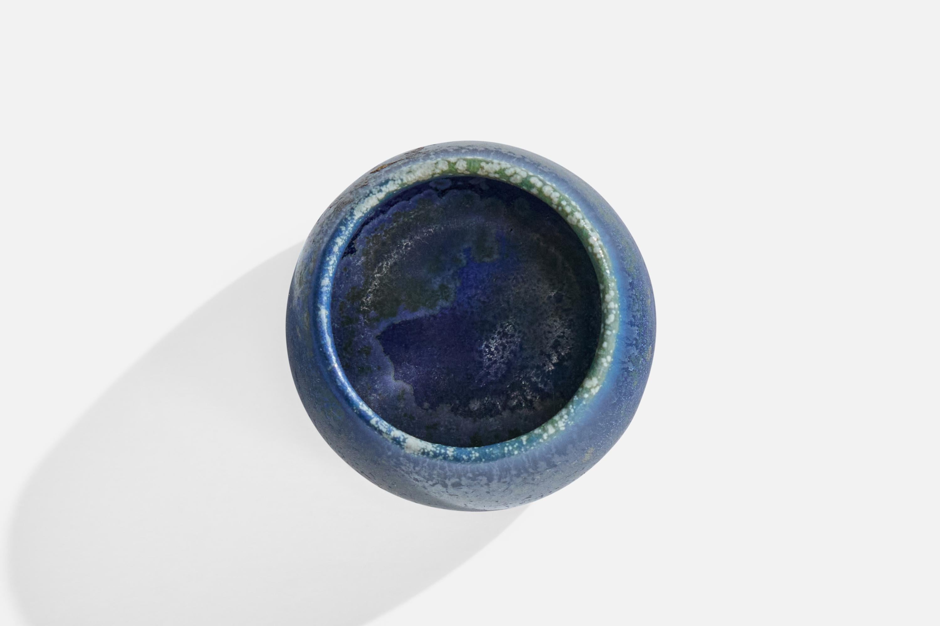 Swedish Carl-Harry Stålhane, Miniature Bowl, Stoneware, Sweden, 1950s For Sale
