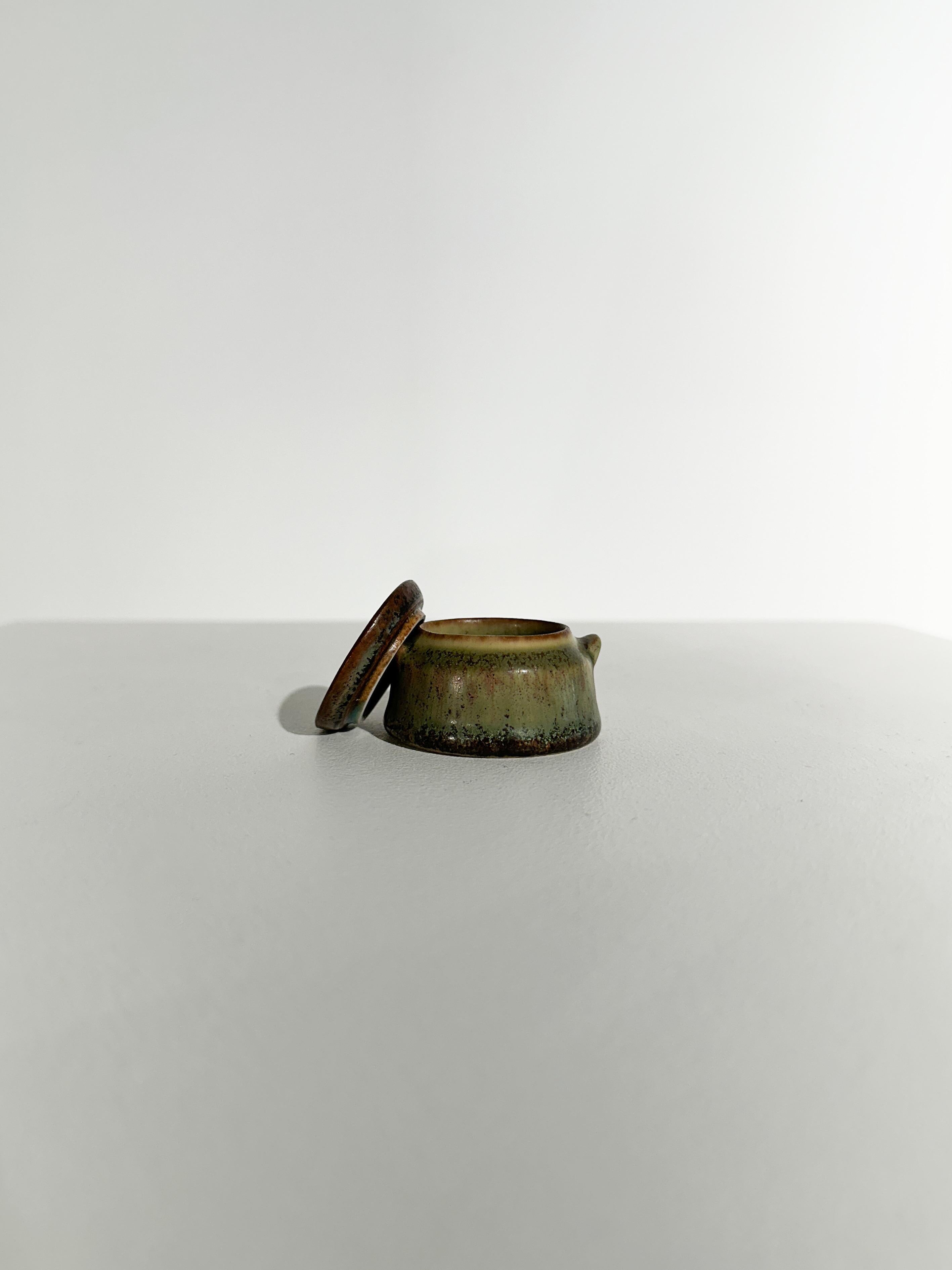 Fatto a mano Carl Harry Stalhane Vaso in miniatura Gres Rörstrand Svezia 1950s 1960s in vendita