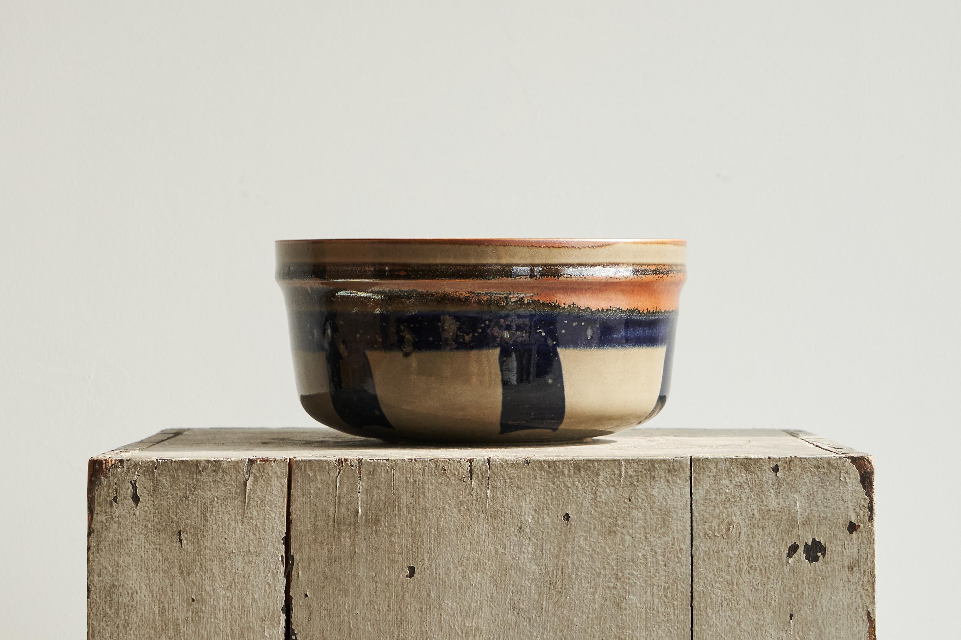 Carl-Harry Stålhane Rare One-Off Hand Signed Bowl for Rörstrand Sweden 1967 In Good Condition For Sale In Meer, VAN