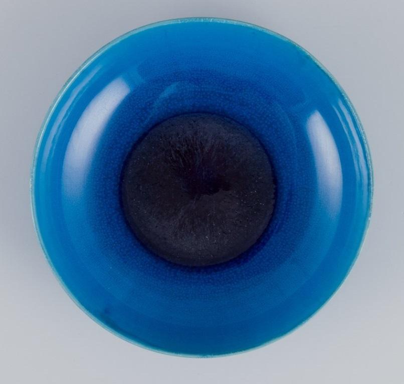 Scandinavian Modern Carl Harry Stålhane, Rörstrand. Ceramic bowl in turquoise glaze. Mid-20th C. For Sale