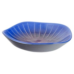 Carl-Harry Stålhane, Rörstrand. Large ceramic bowl “Sparaxis” with blue glaze.