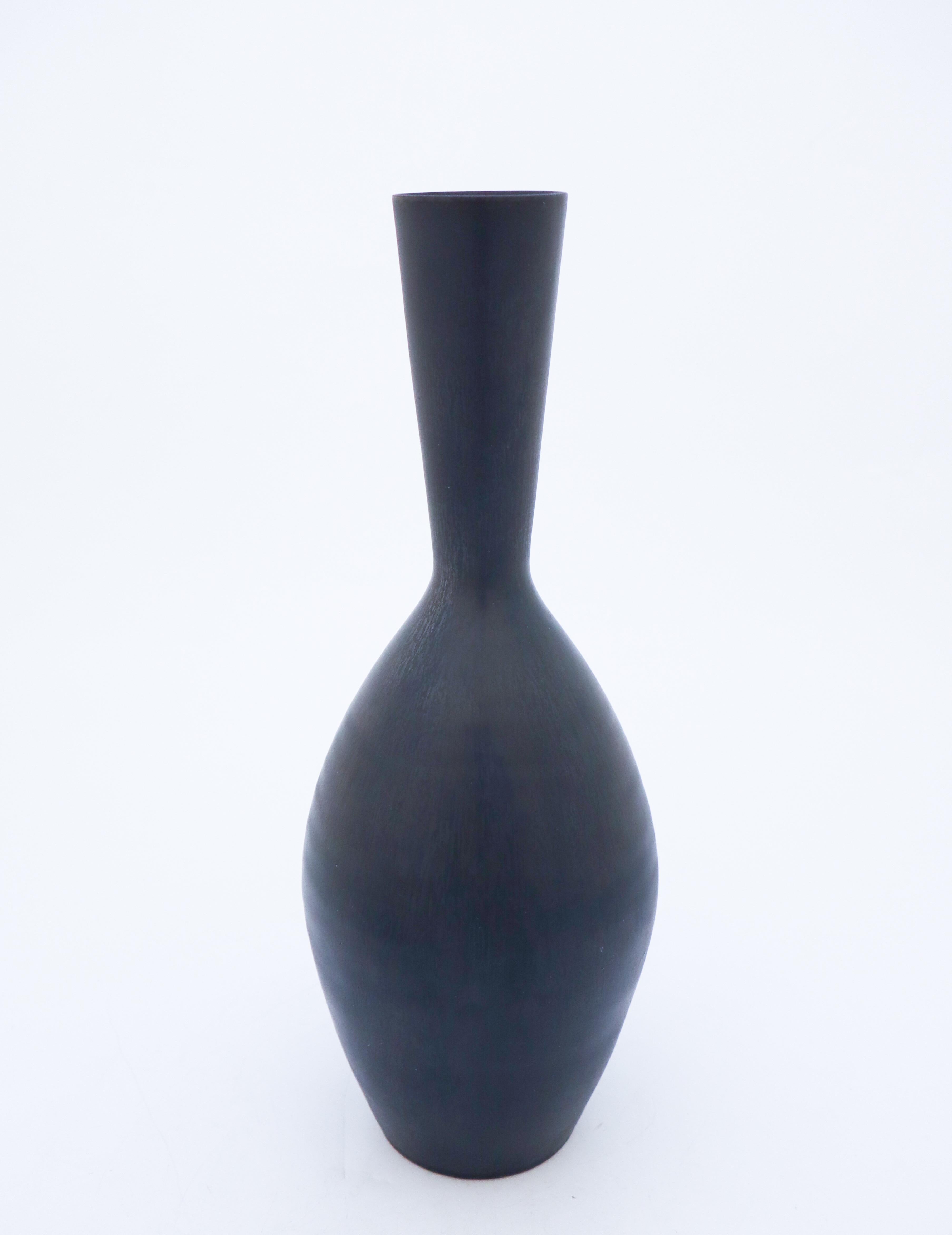 Scandinavian Modern Carl-Harry Stålhane, Rörstrand, Midcentury Black Stoneware Vase For Sale