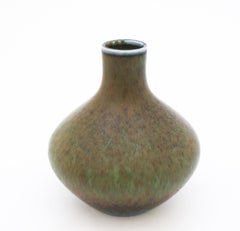Carl-Harry Stlhane, Rrstrand, vase en céramique vintage moucheté de vert du milieu du siècle dernier