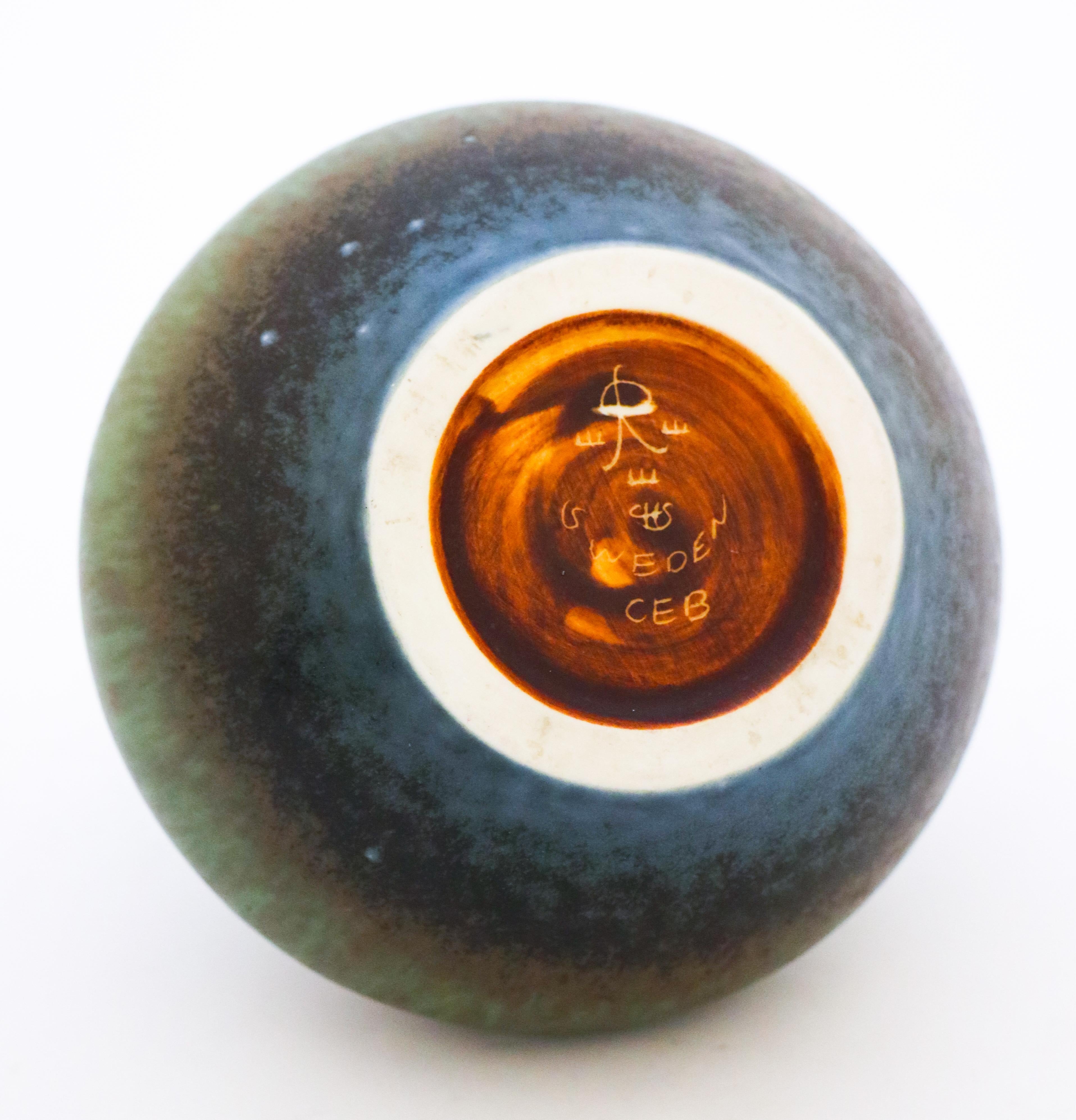 Carl-Harry Stålhane Green Stoneware Ceramic Vase Rörstrand, Scandinavian Modern In Good Condition For Sale In Stockholm, SE