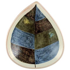 Carl-Harry Stålhane, Rörstrand / Rorstrand, Large Leaf-Shaped Bowl in Stoneware