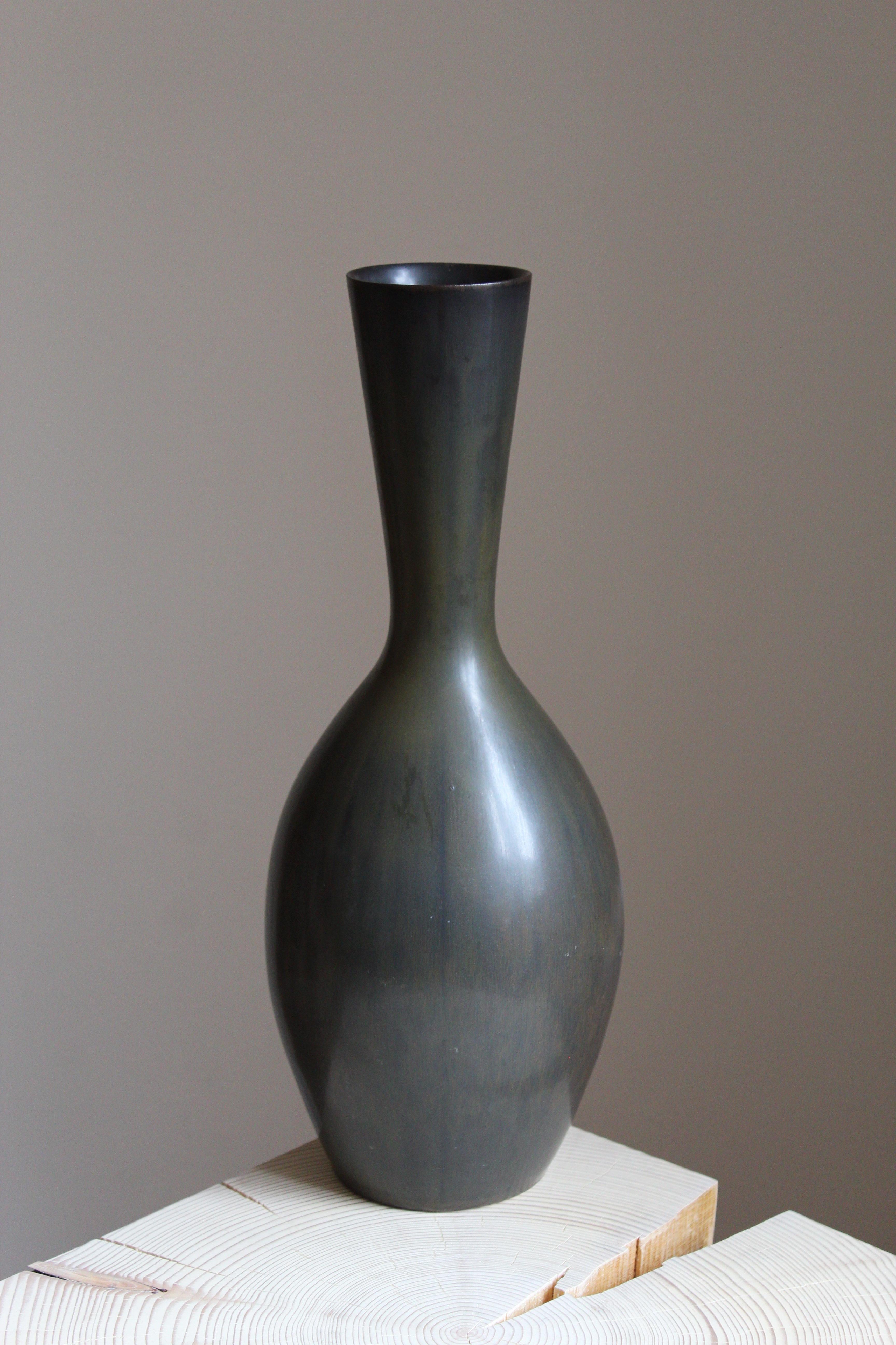 A rare and sizable vase / vessel by Carl-Harry Stålhane for Swedish firm Rörstrand, 1950s, Sweden. Marked and signed.

Other ceramicists of the period include Berndt Friberg, Axel Salto, Arne Bang and Wilhelm Kåge.