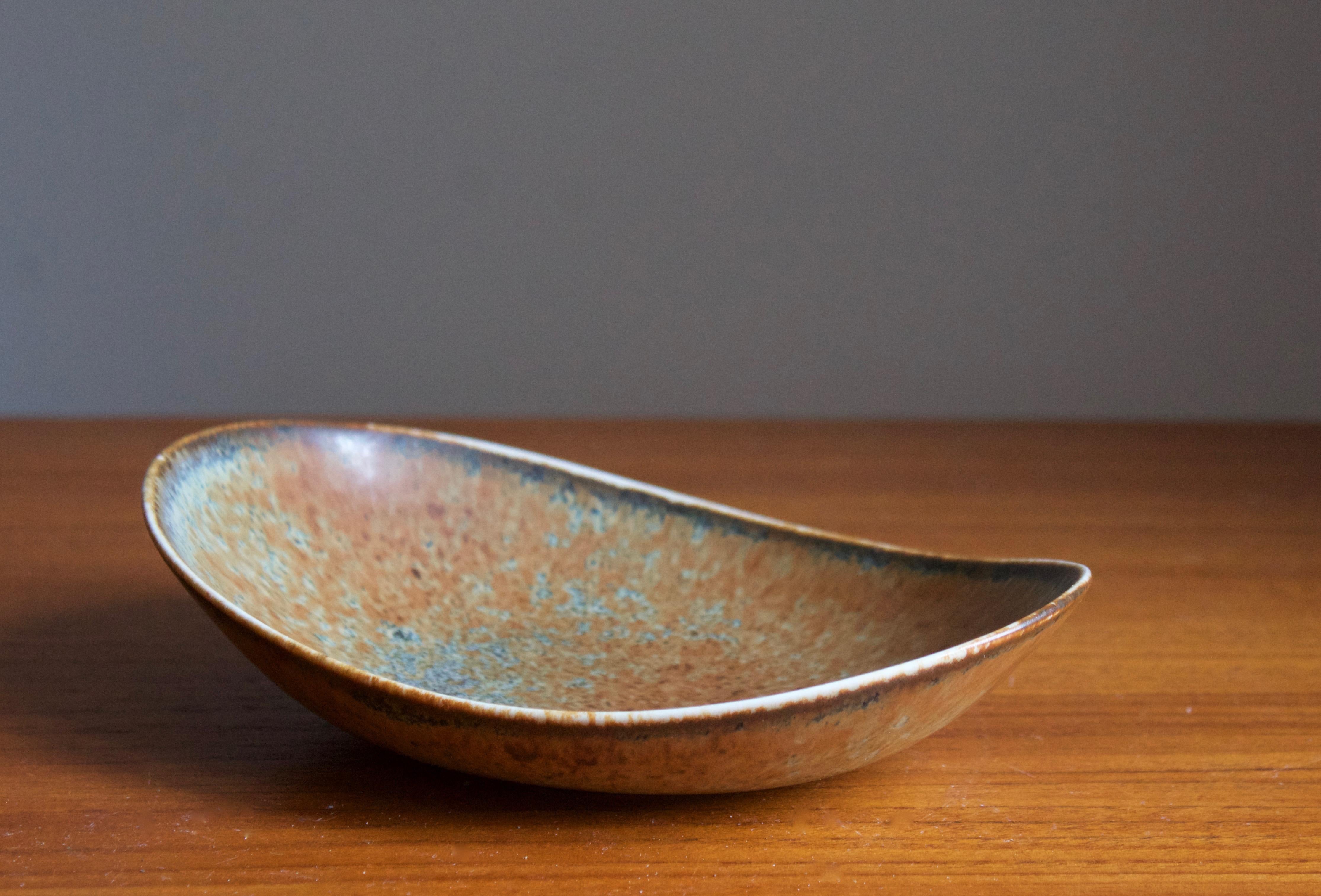 Mid-Century Modern Carl-Harry Stålhane, Small Organic Bowl / Dish, Glazed Stoneware Rörstand, 1950s