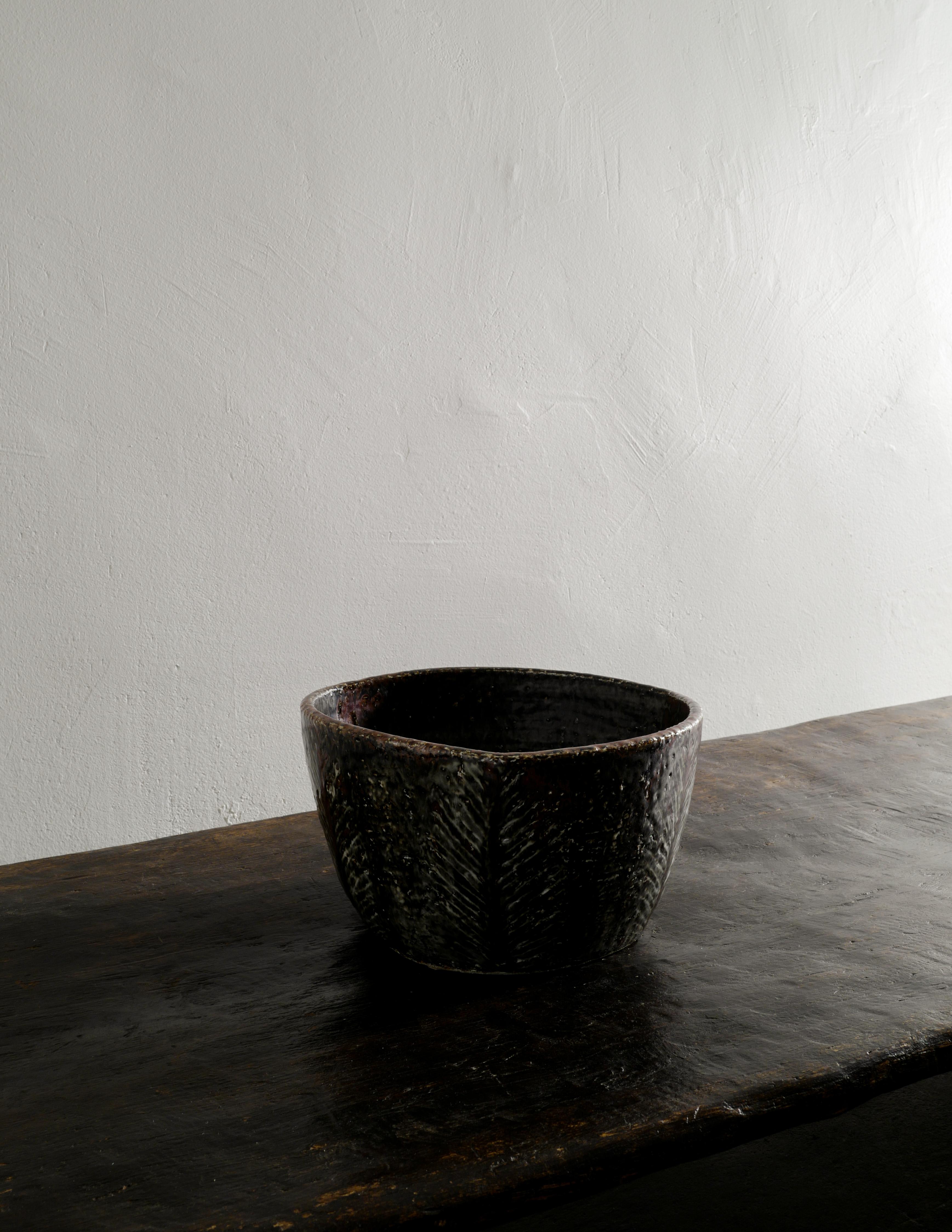 Swedish Carl-Harry Stålhane Stoneware Ceramic Midcentury Bowl Unique Piece, 1950s For Sale