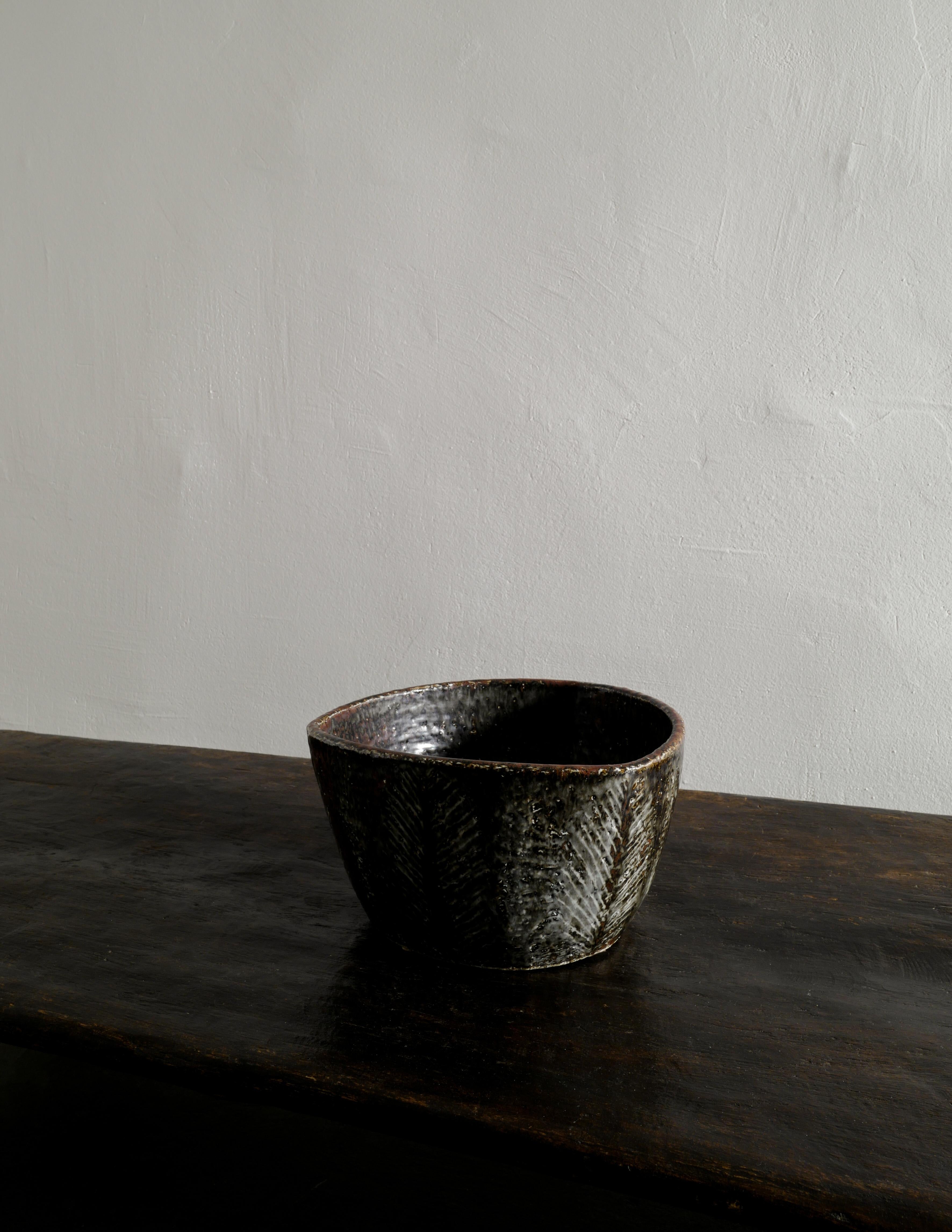 Carl-Harry Stålhane Stoneware Ceramic Midcentury Bowl Unique Piece, 1950s For Sale 1
