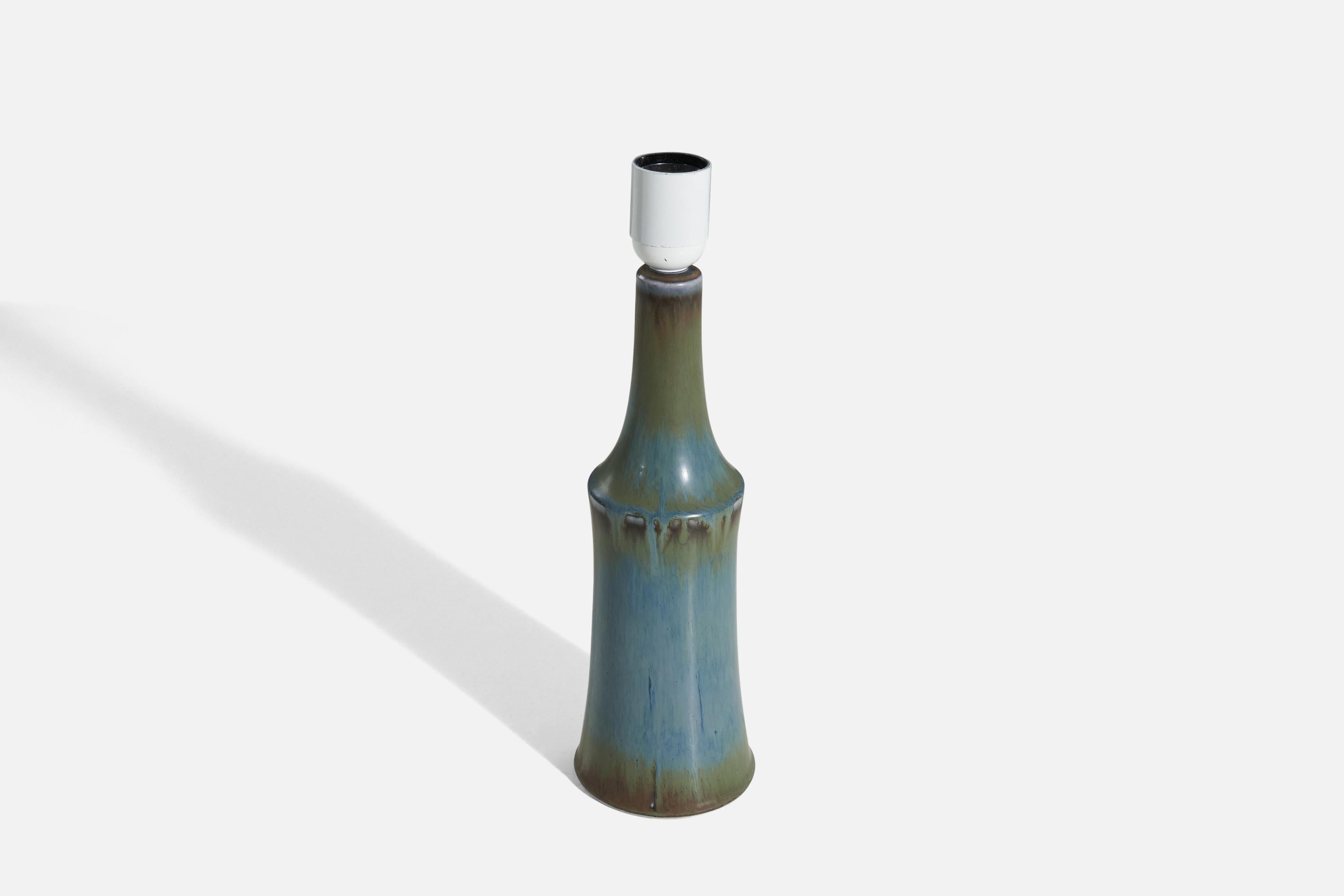 Carl-Harry Stålhane, Table Lamp, Blue-Glazed Stoneware, Sweden, C. 1960s In Good Condition For Sale In High Point, NC