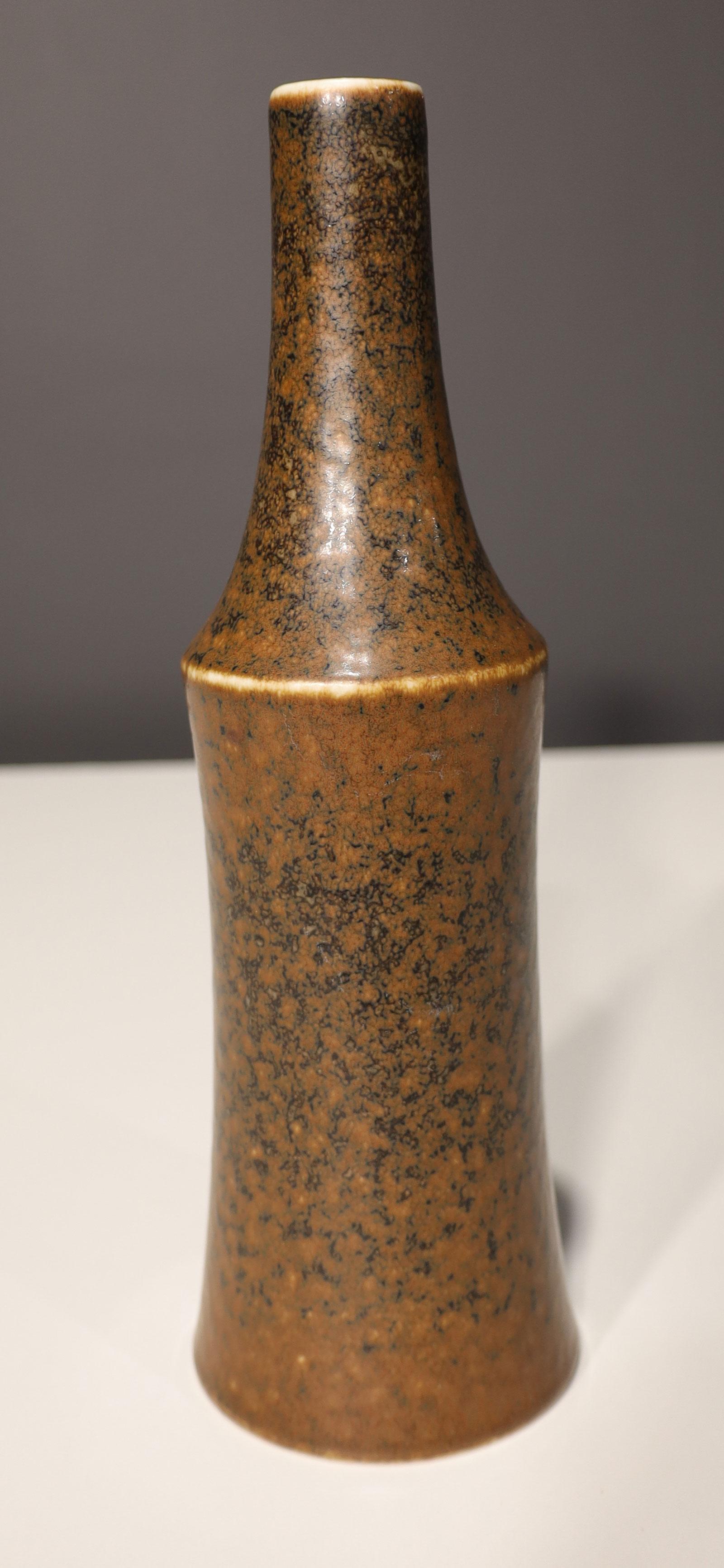 Carl-Harry Stalhane Tall Stoneware Vase for Rostrand, Sweden In Good Condition For Sale In Dallas, TX