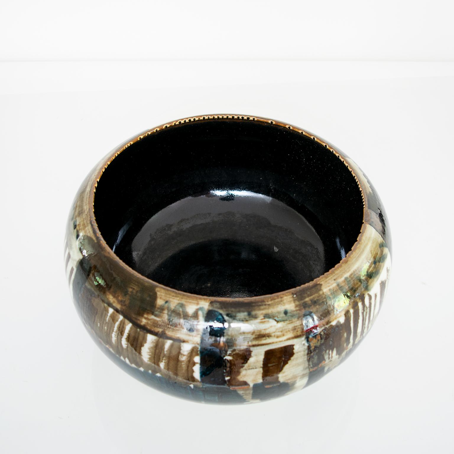 Carl-Harry Stalhane Ceramic Bowl with Abstract Design Rorstrand, Sweden In Good Condition In New York, NY
