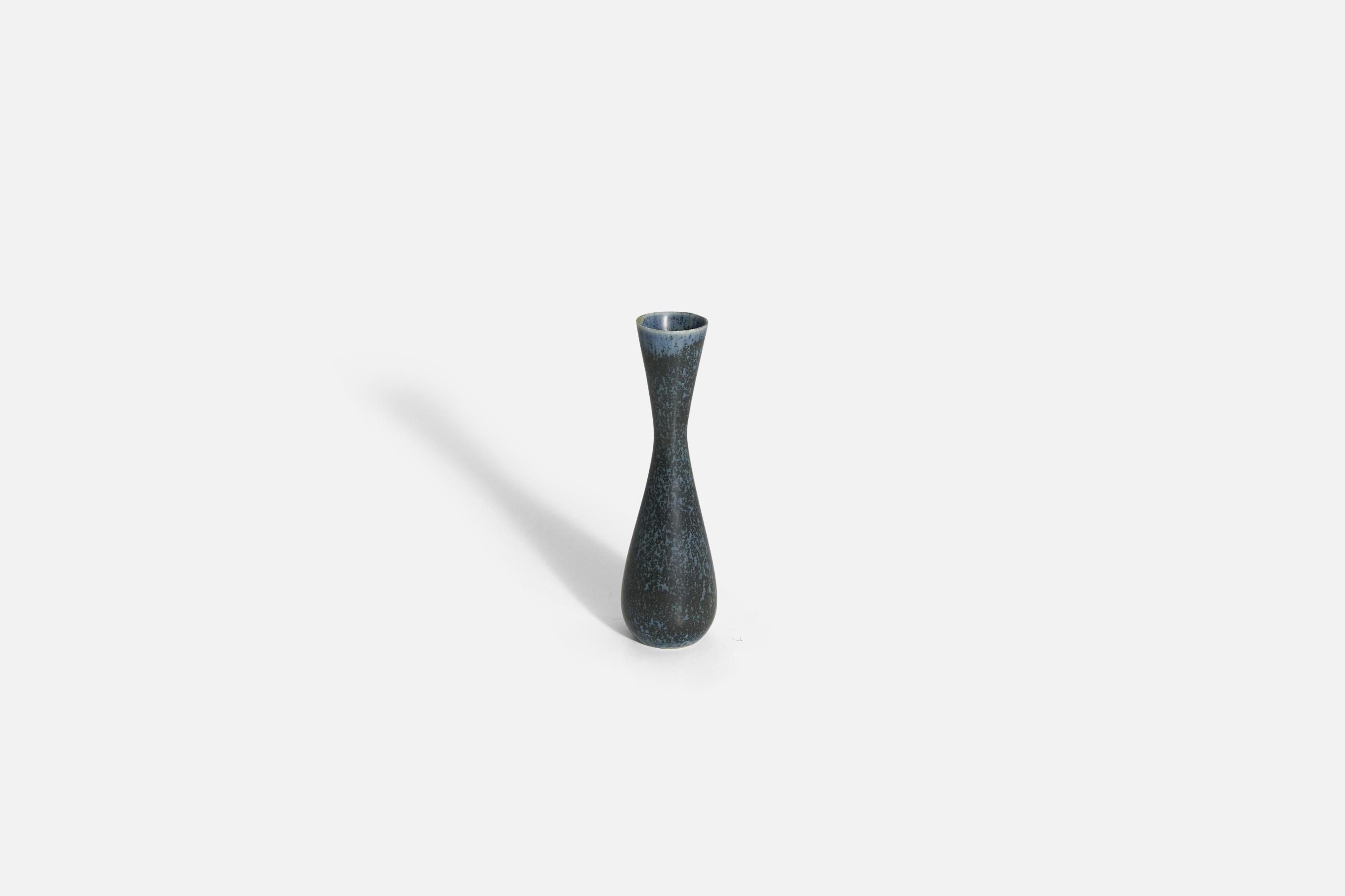 Carl-Harry Stålhane, Vase, Blue-Glazed Stoneware, Rörstrand, Sweden, 1960s In Good Condition For Sale In High Point, NC