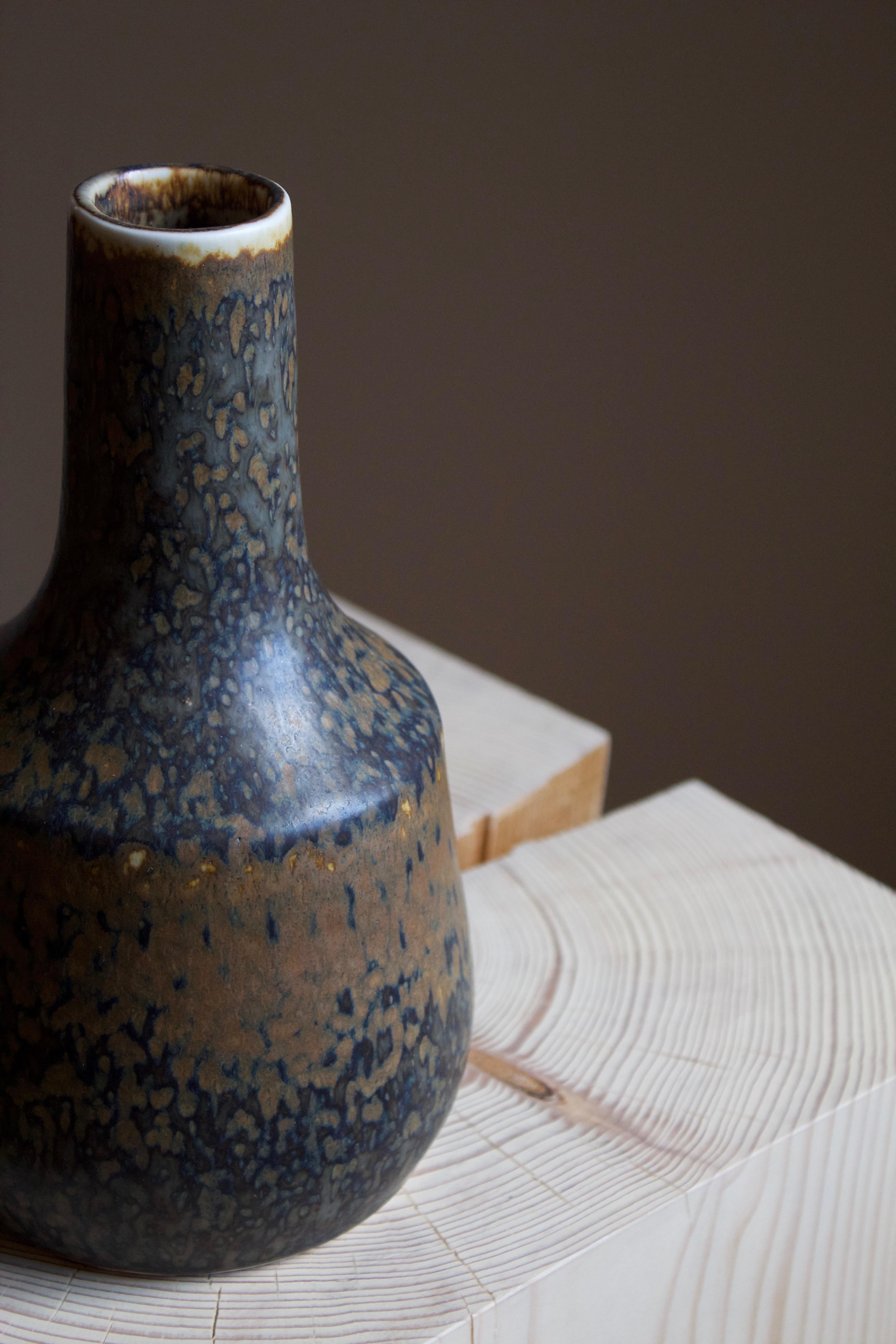 Carl-Harry Stålhane, Vase, Brown / Blue Glazed Stoneware, Rörstrand, 1960s In Good Condition In High Point, NC