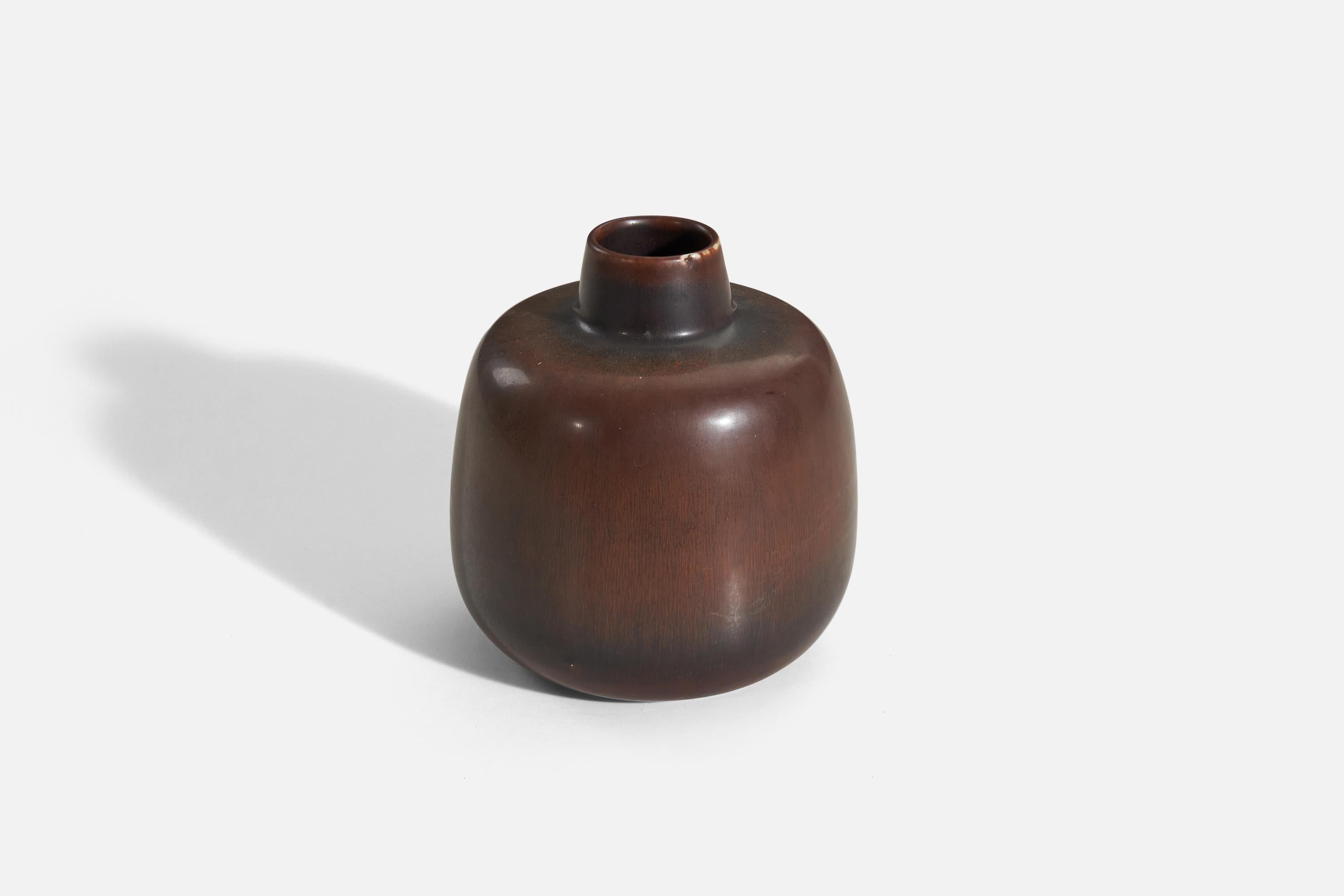 Mid-Century Modern Carl-Harry Stålhane, Vase, Brown Glazed Stoneware, Rörstrand, Sweden, 1960s For Sale