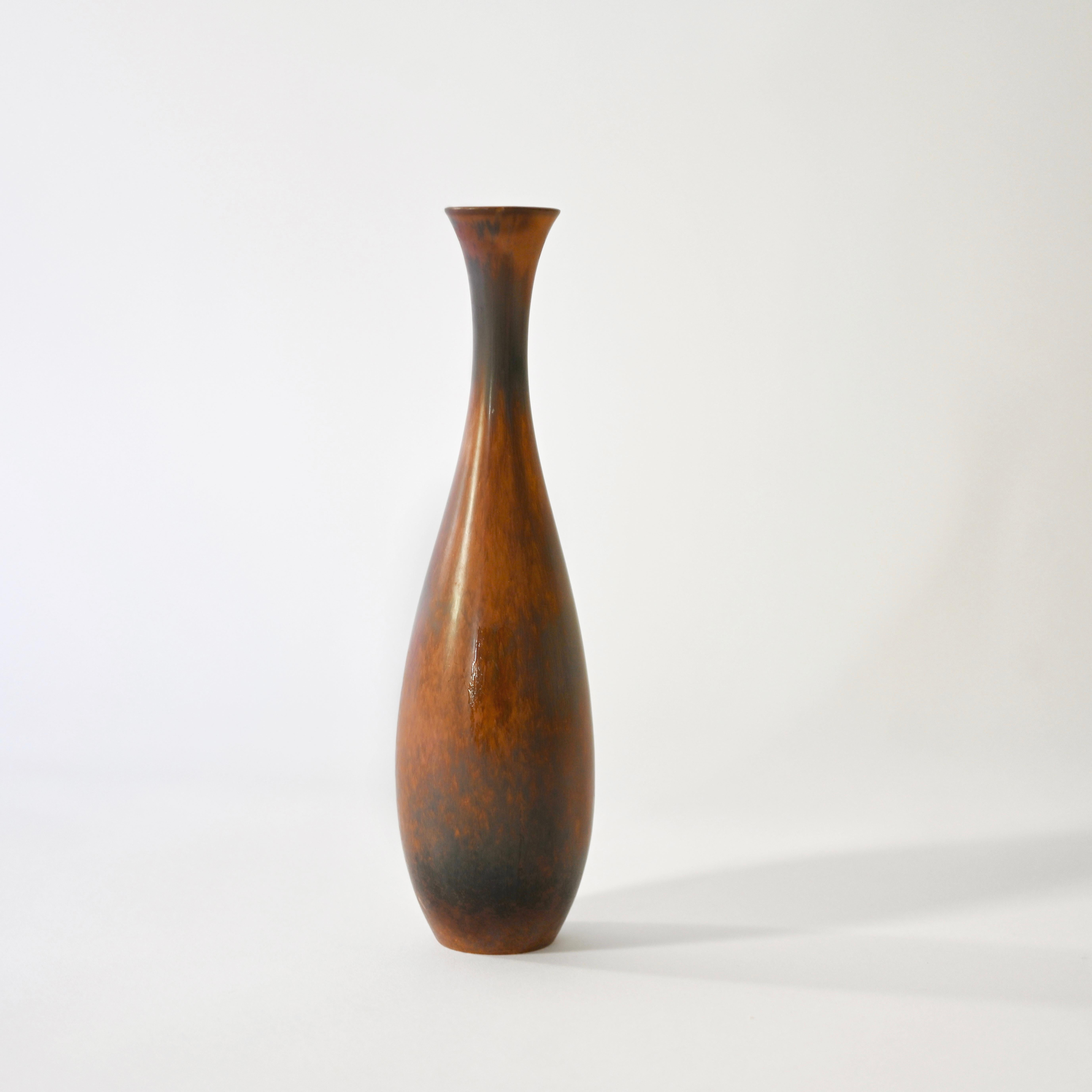 Vaso in gres di Carl-Harry Stålhane per Rörstrand. Svezia, circa anni '50. Firmato.