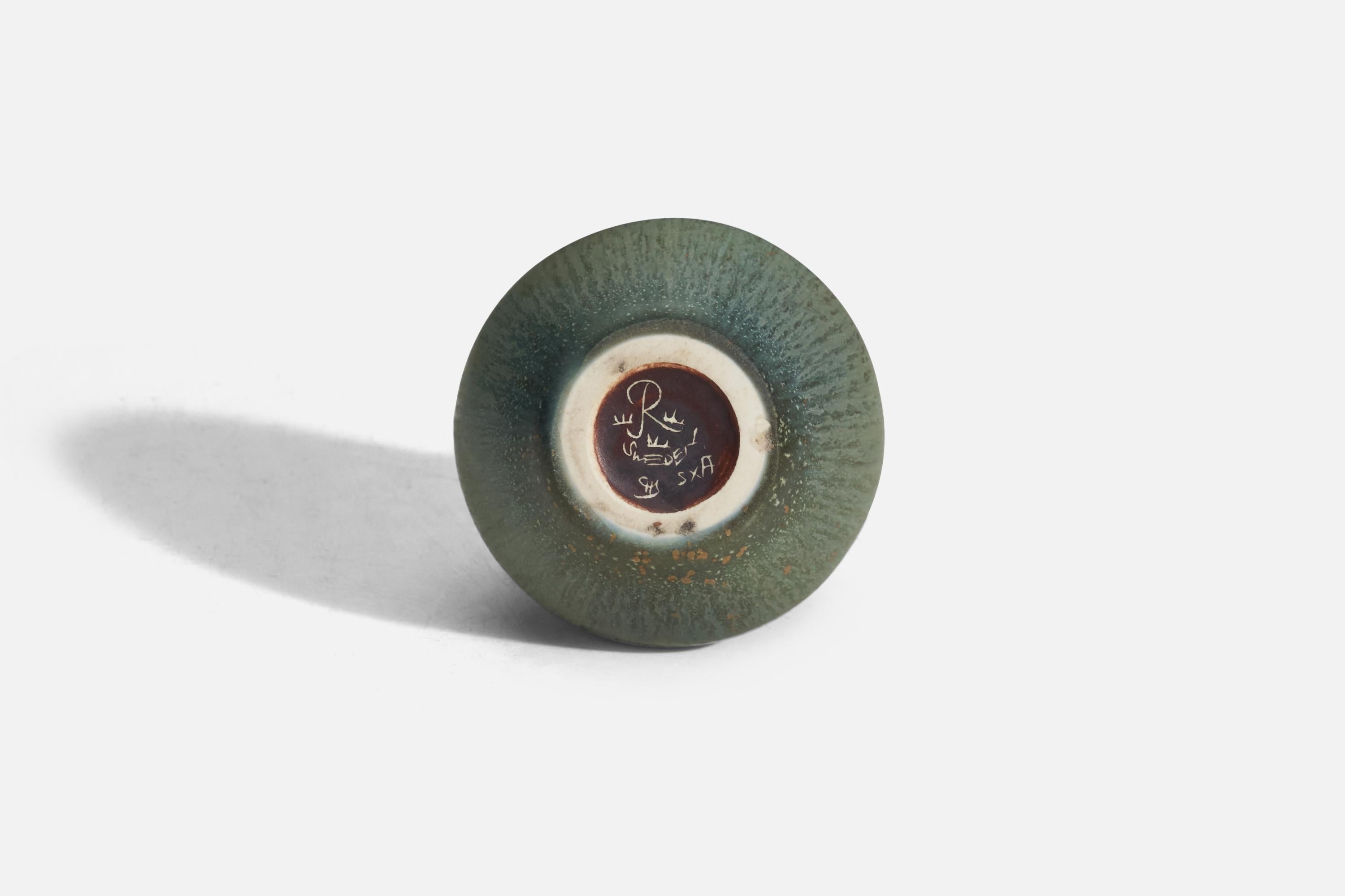 Carl-Harry Stålhane, Vase, grün glasiertes Steingut, Rörstrand, Schweden, 1960er Jahre im Zustand „Gut“ im Angebot in High Point, NC