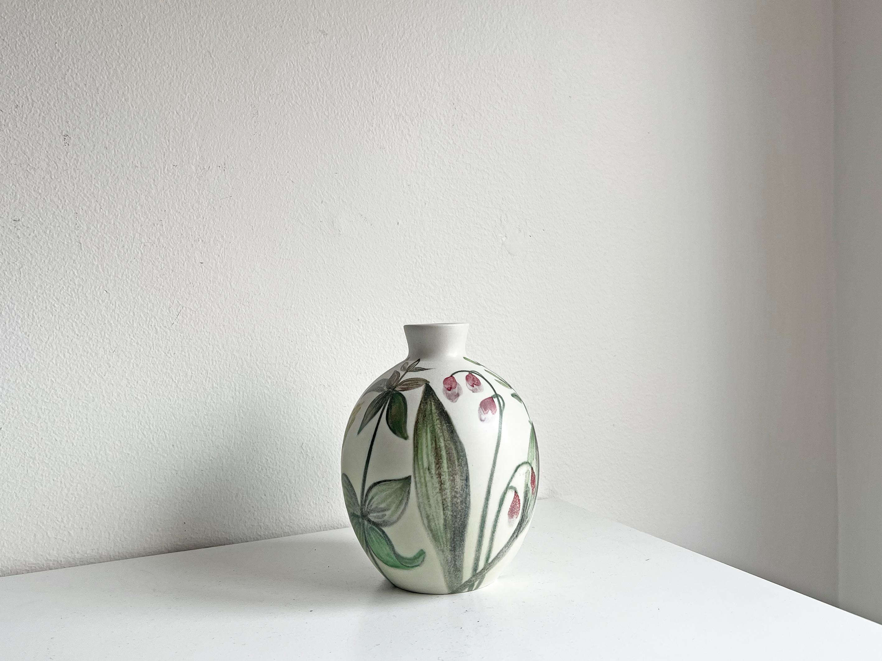 Mid-Century Modern Carl-Harry Stålhane Vase Produced by Rörstrand in Sweden For Sale