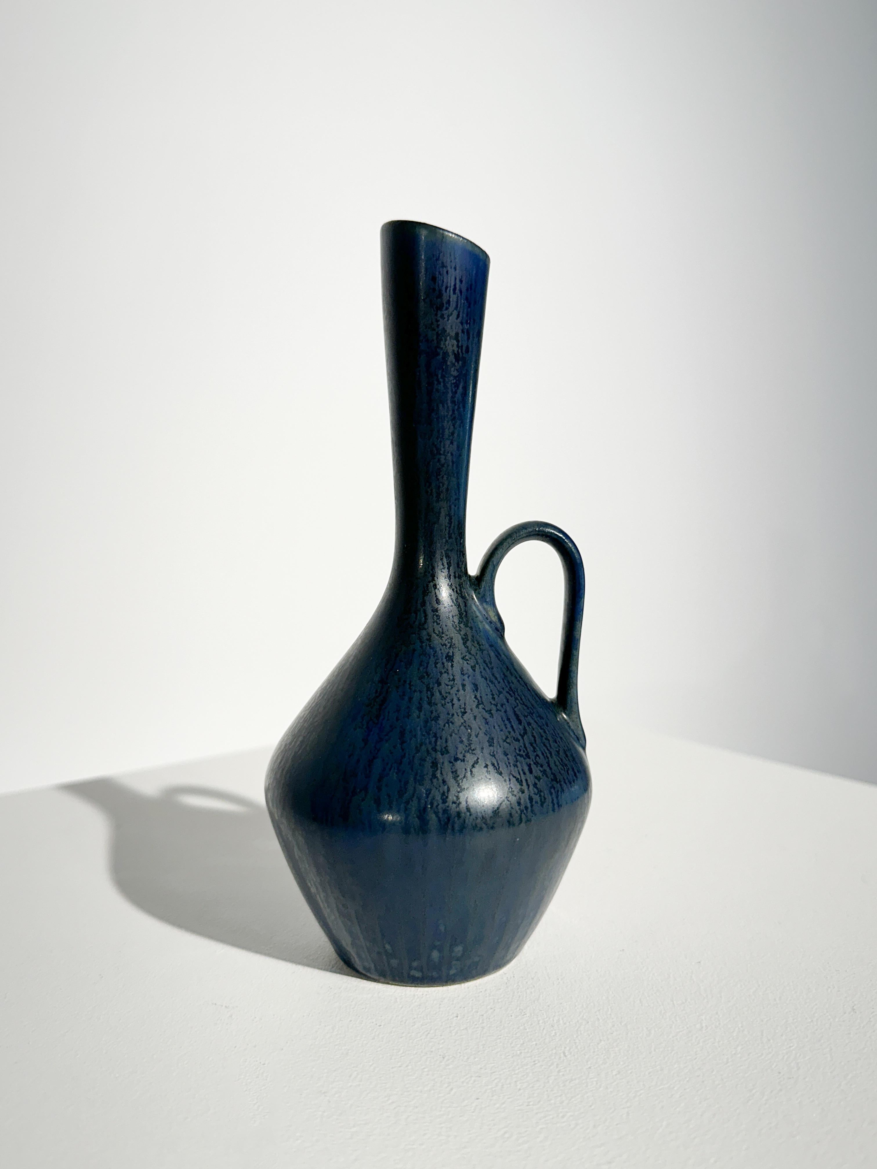 Fatto a mano Vaso Carl-Harry Stalhane Gres Rörstrand Svezia Blu Pelliccia di lepre Smalto 1950s in vendita