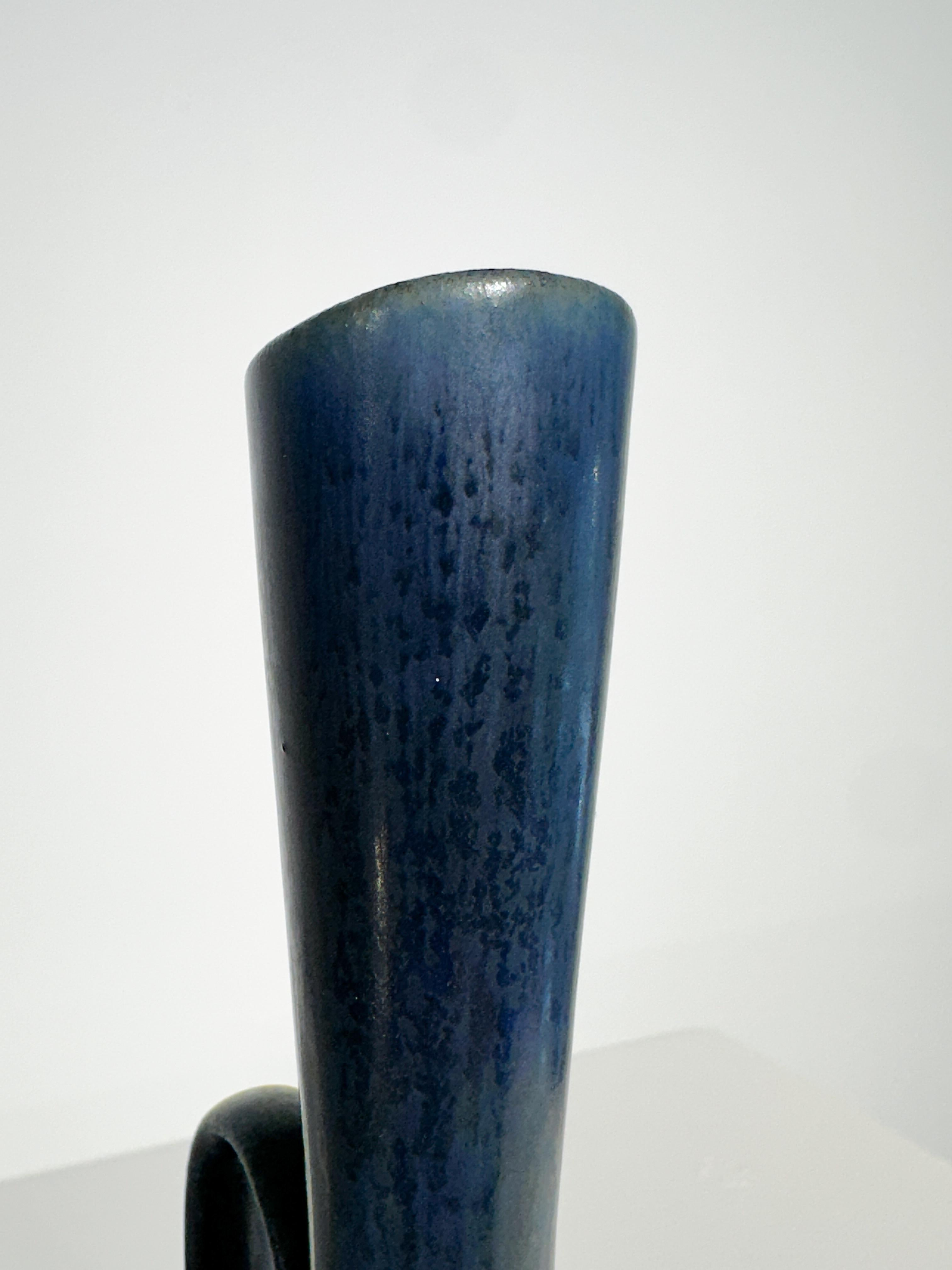 Metà XX secolo Vaso Carl-Harry Stalhane Gres Rörstrand Svezia Blu Pelliccia di lepre Smalto 1950s in vendita