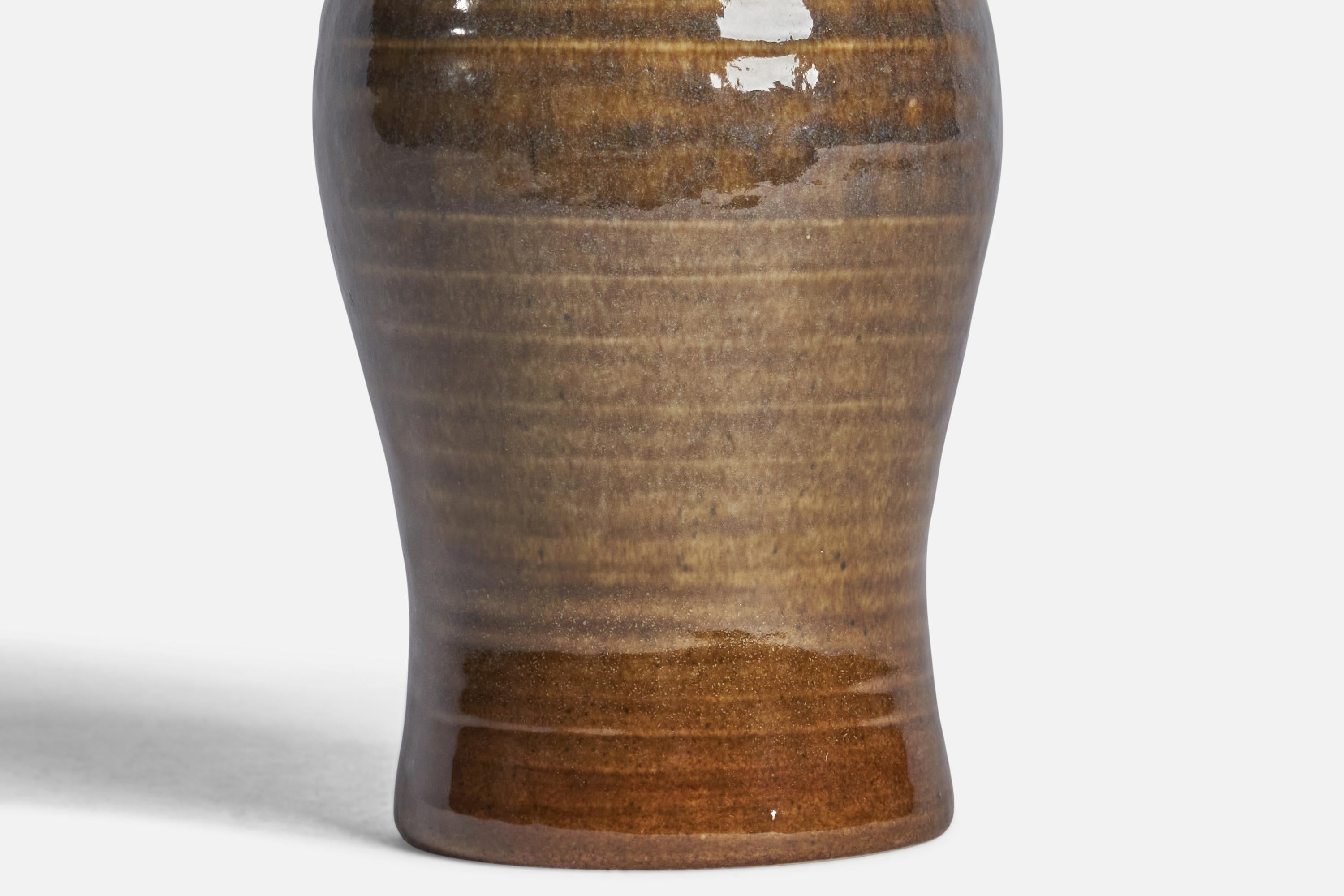 Carl-Harry Stålhane, Vase, Stoneware, Sweden, 1950s In Good Condition For Sale In High Point, NC