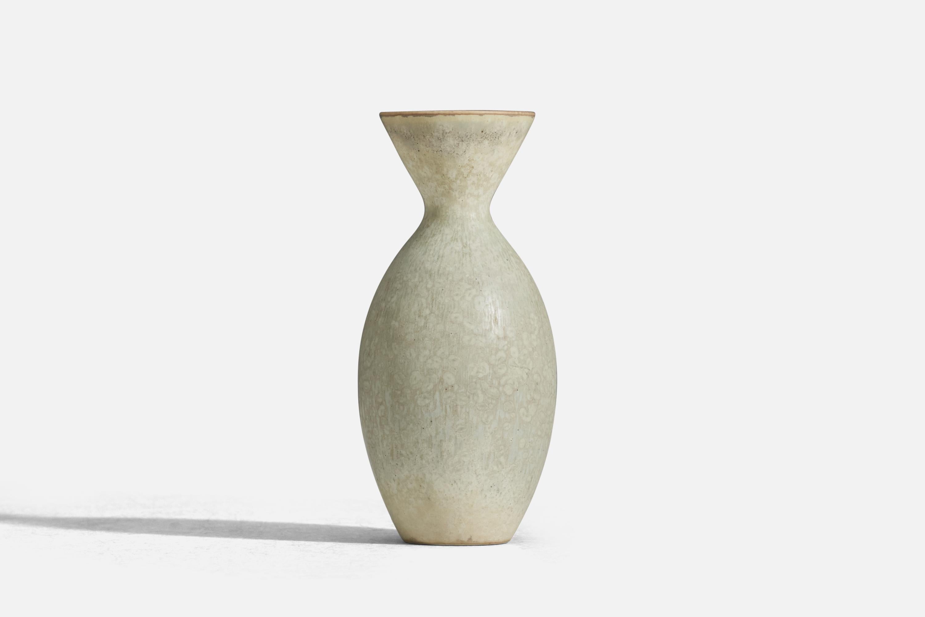 Scandinavian Modern Carl-Harry Stålhane, Vase, White Glazed Stoneware, Rörstrand, Sweden, 1960s For Sale