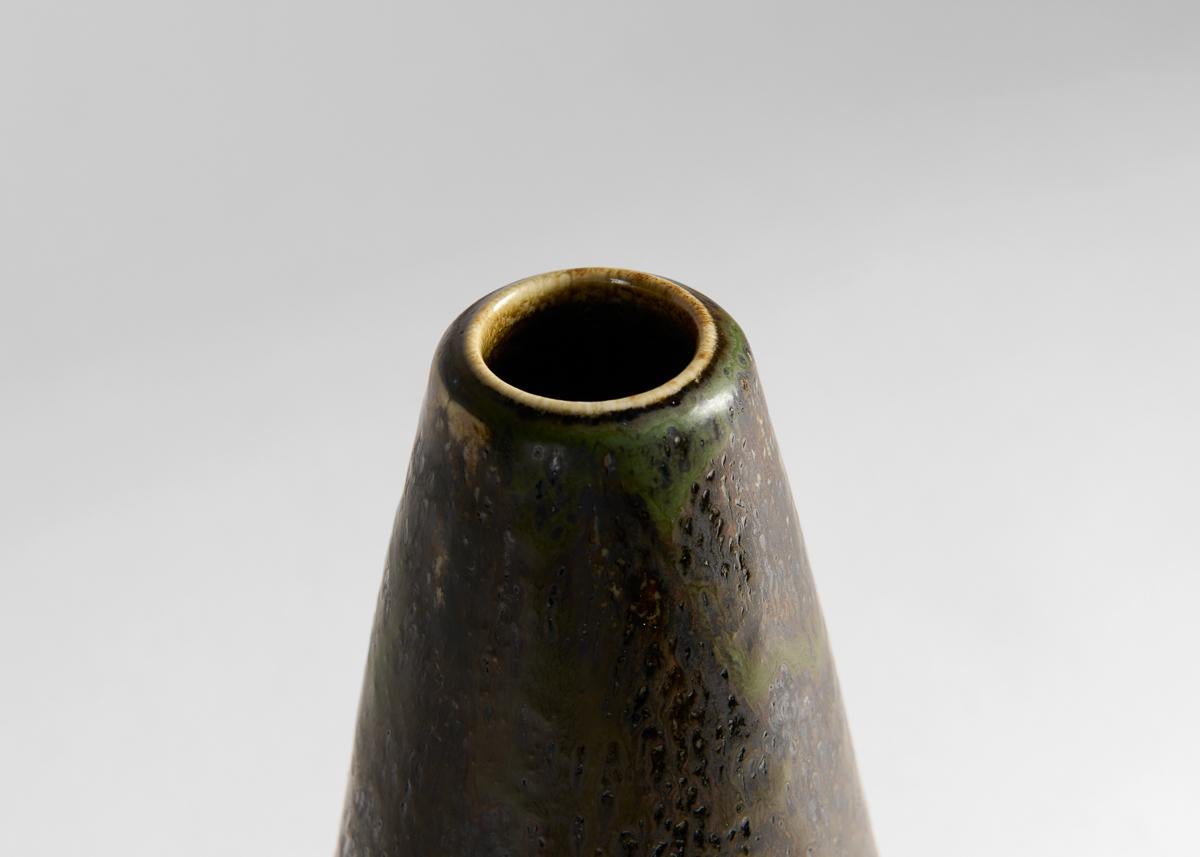 Scandinave moderne Vase émaillé vert foncé Carl-Henry Stalhane, Suède, années 1960 en vente