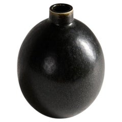 Carl-Henry Stalhane, Jarrón redondo esmaltado en negro, Suecia, años 60