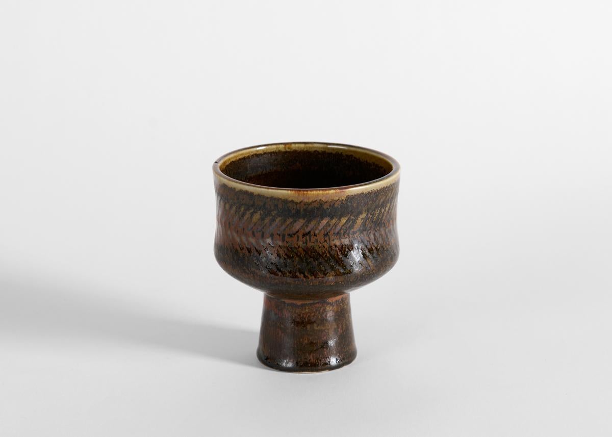 Carl-Henry Stalhane, Vaso a stelo con smalto colorato, Svezia, anni '60 In condizioni buone in vendita a New York, NY