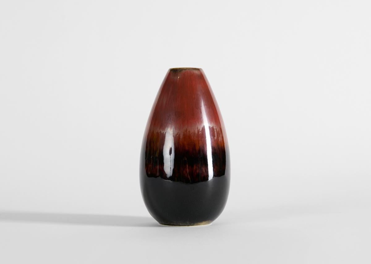Scandinave moderne Carl-Henry Stalhane, Vase en forme de goutte à l'émail brun jaune, Suède, années 1960 en vente
