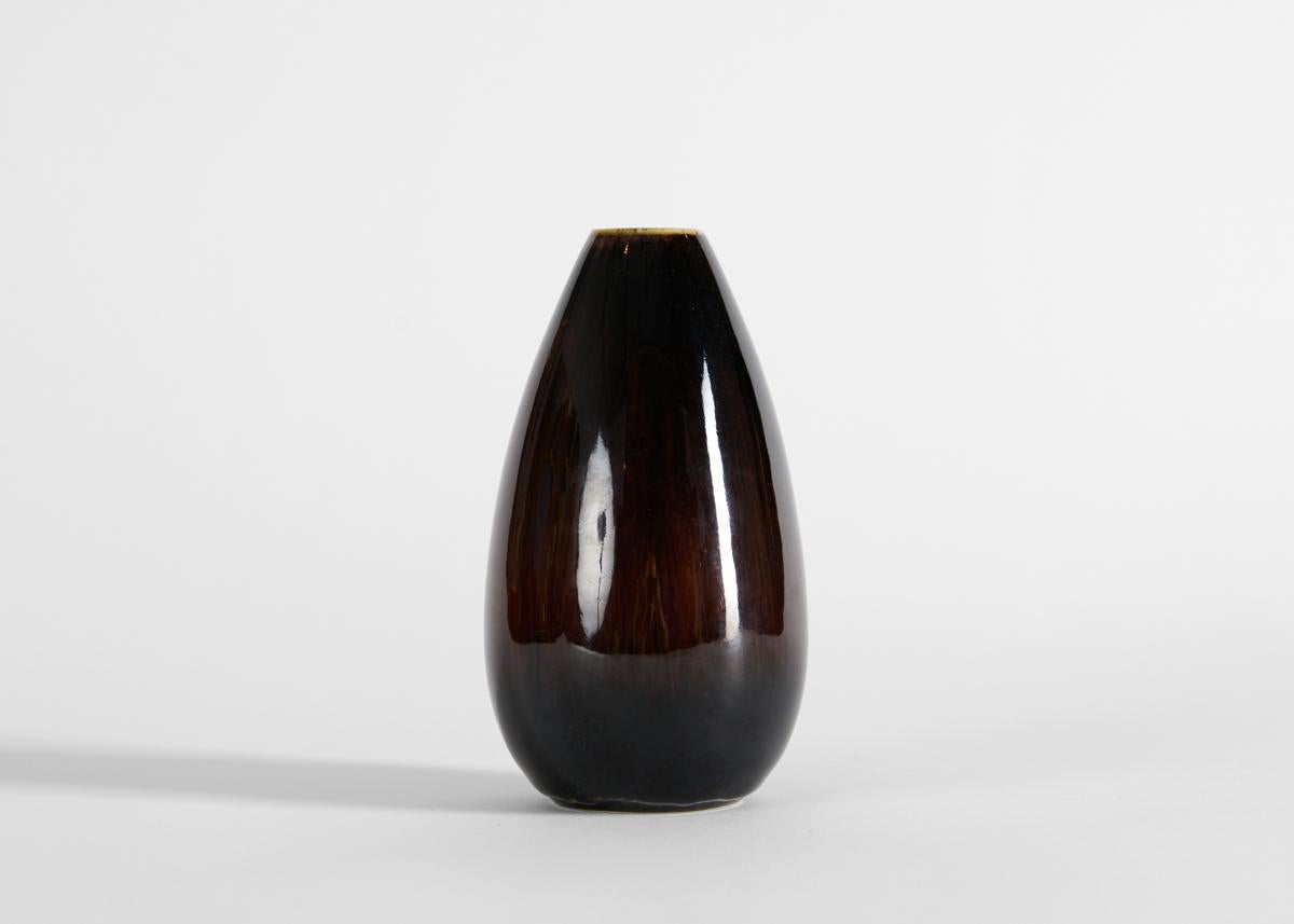 Scandinavo moderno Carl-Henry Stalhane, Vaso a goccia con smalto marrone, Svezia, anni '60 in vendita