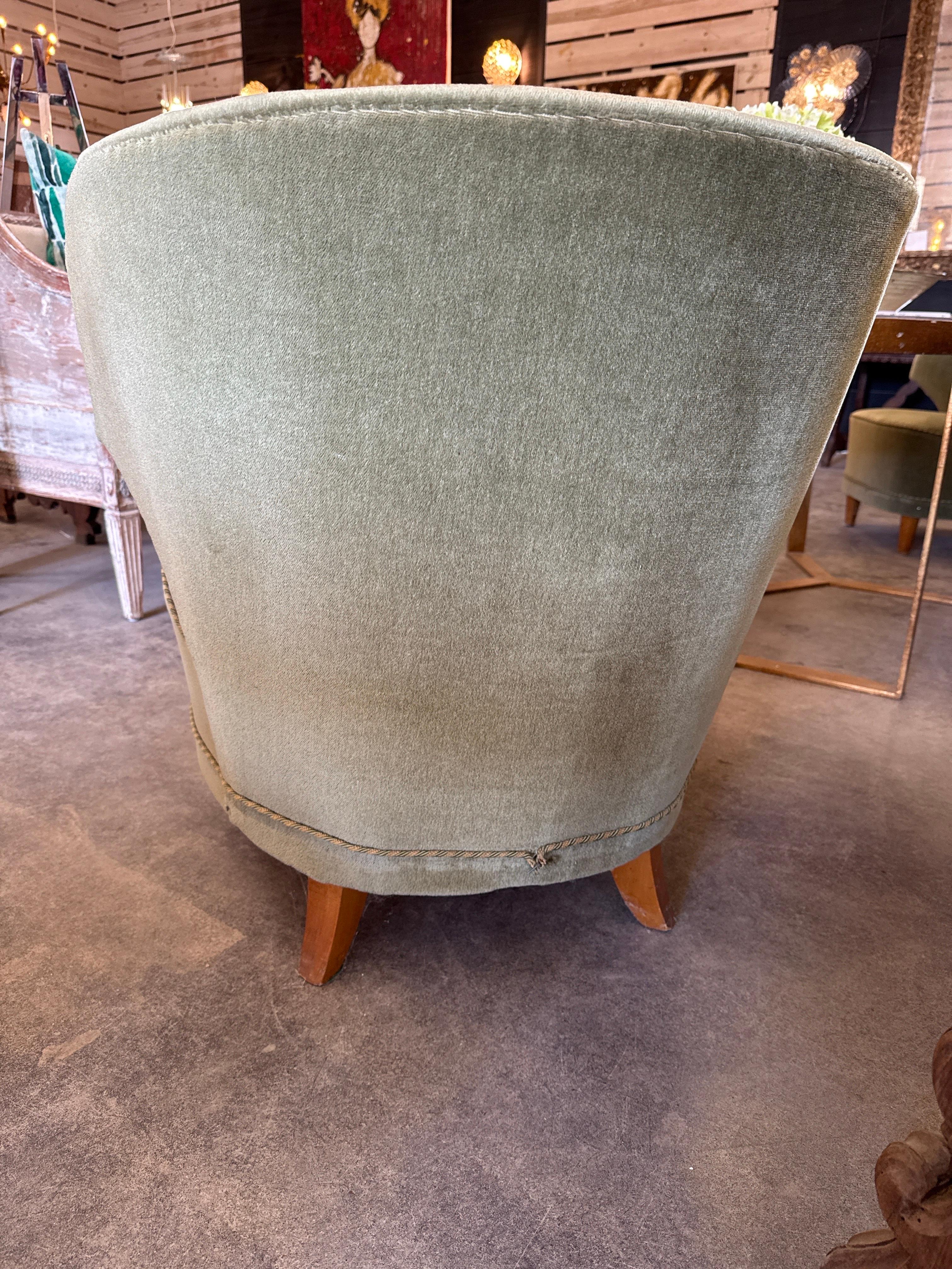 Carl-Johan Boman 1940's Mohair Tufted Stühle im Angebot 1