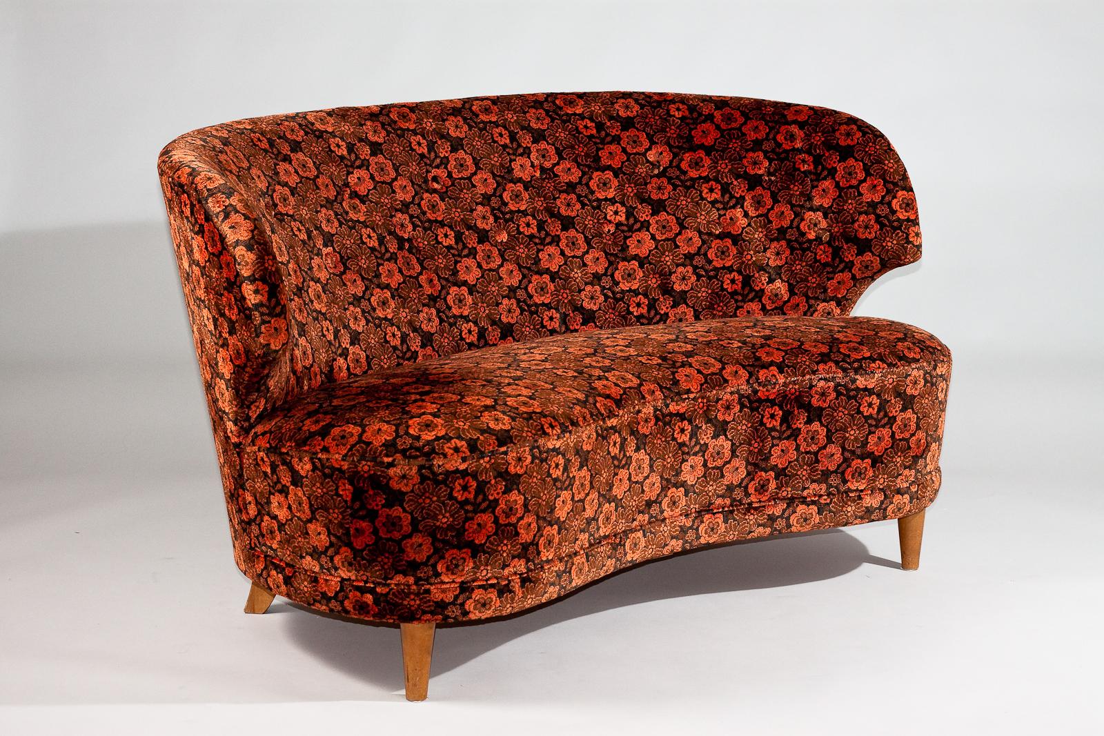 Carl-Johan Boman, finnisches geschwungenes Sofa aus den 1940er Jahren für Boman OY im Angebot 8