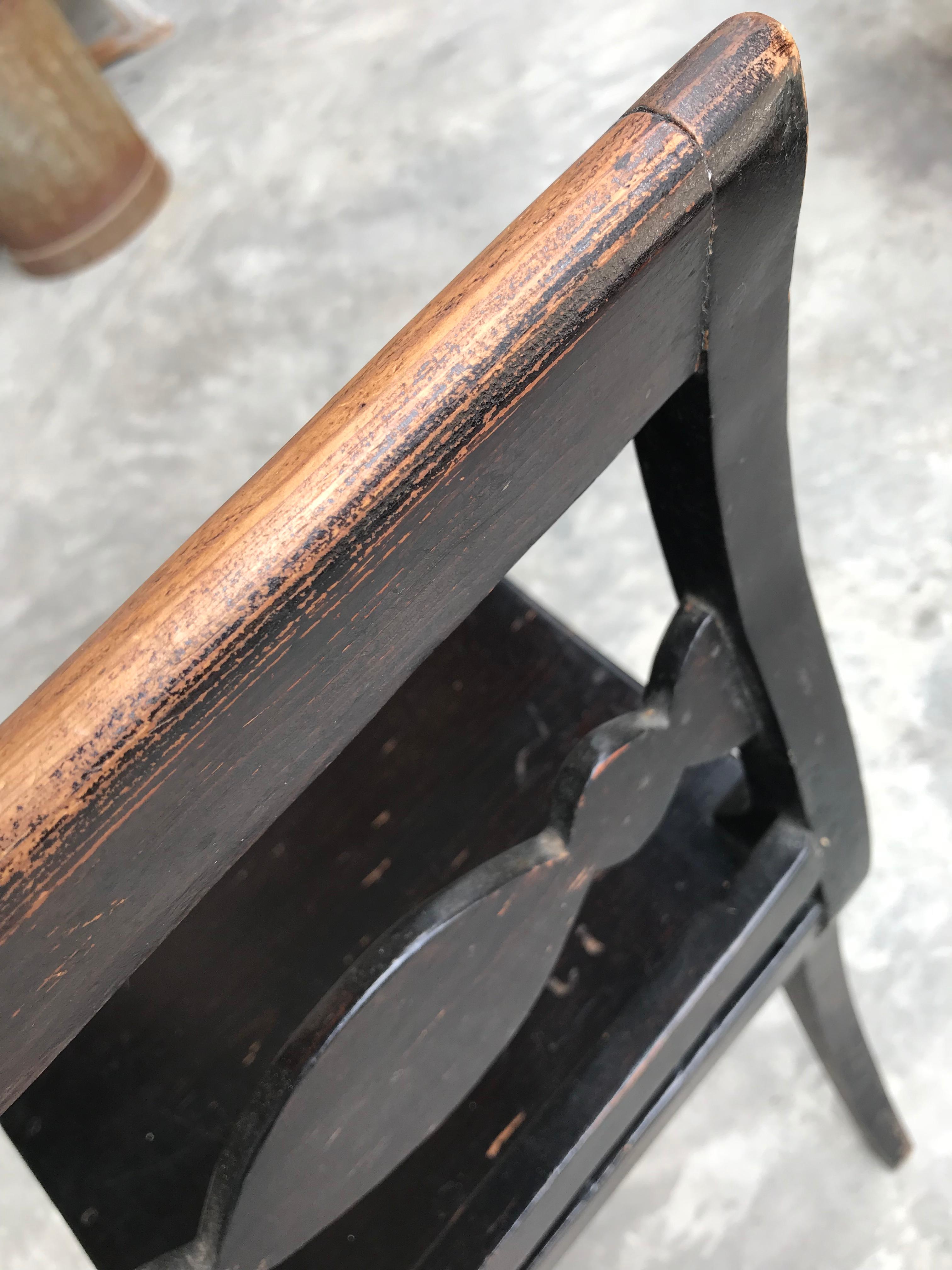 Carl Johan Swedish Chair 1800s in Painted Birch In Excellent Condition For Sale In Singapore, SG