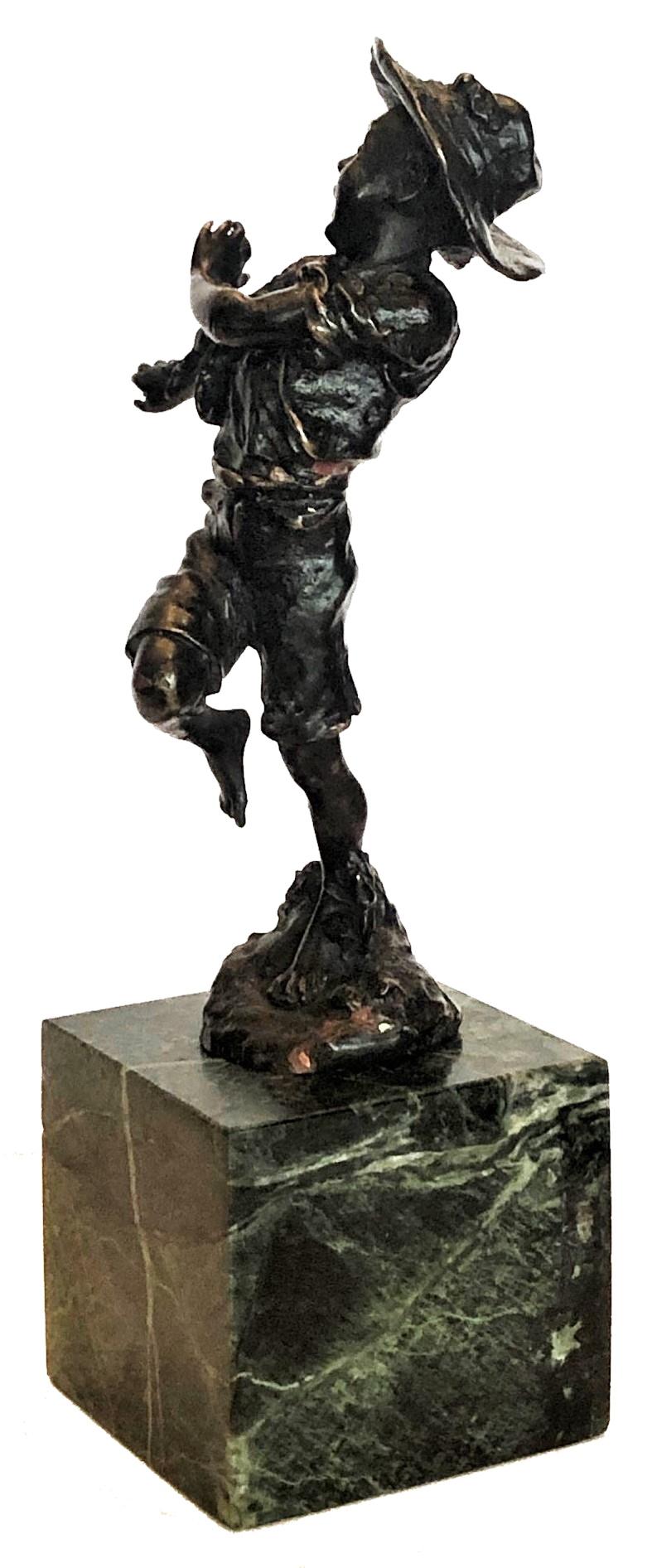 Carl Kauba, „Frightened by the Frog“, Wiener Bronzeskulptur, um 1915 (Patiniert) im Angebot
