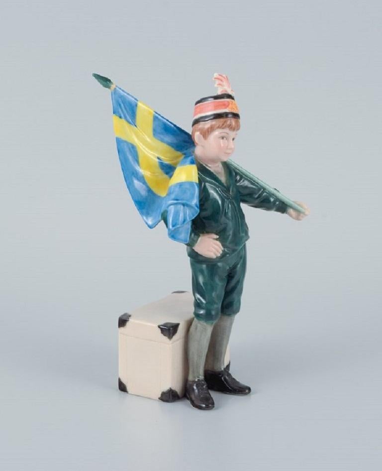 Carl Larsson Pontus für Royal Copenhagen. Porzellanfigur. Bannerträger Junge (Dänisch) im Angebot