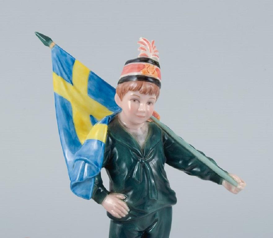 Carl Larsson Pontus für Royal Copenhagen. Porzellanfigur. Bannerträger Junge im Angebot 1
