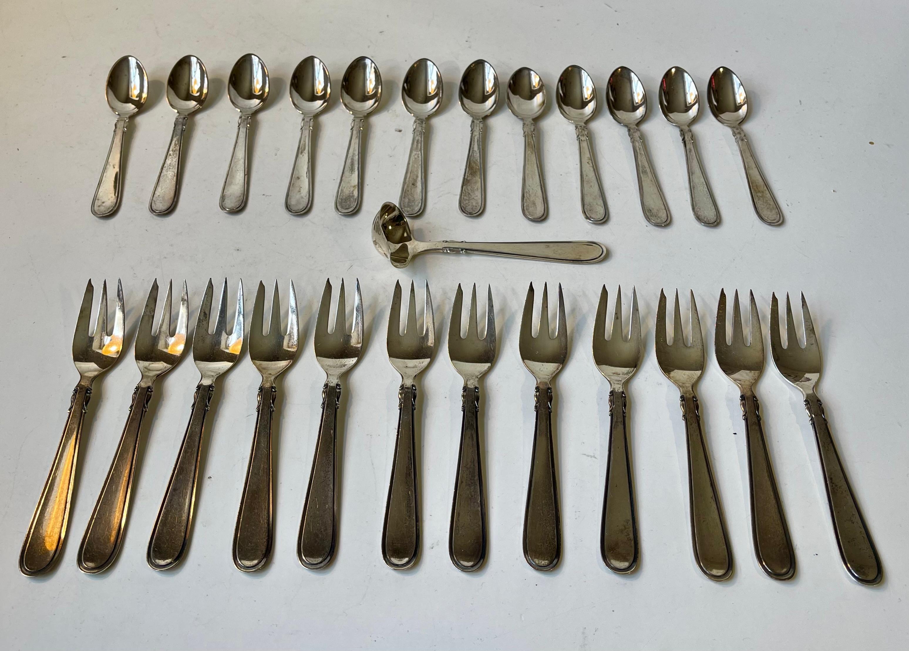 Carl M. Cohr Elite Forchette e Cucchiai da Torta e Caffè in Argento, Set di 25 pezzi in vendita 2