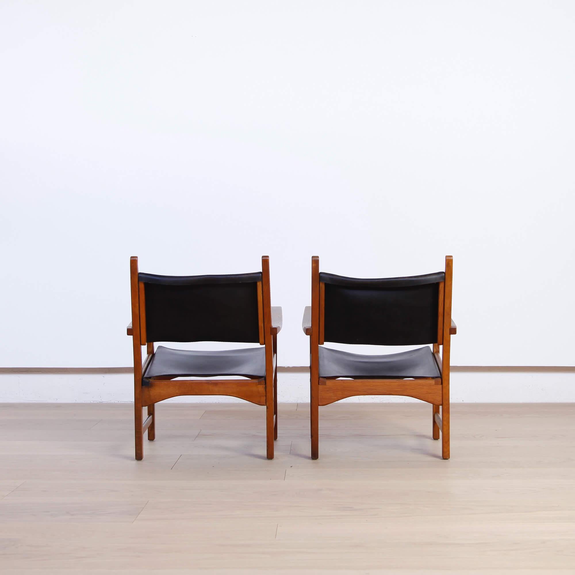 The Caryngo chair was a collaboration between the great Swedish designers Carl Malmsten and Yngve Ekström, for Ekström’s furniture manufacturing company Swedese. The original saddle leather is in beautiful vintage condition. We like the devilish