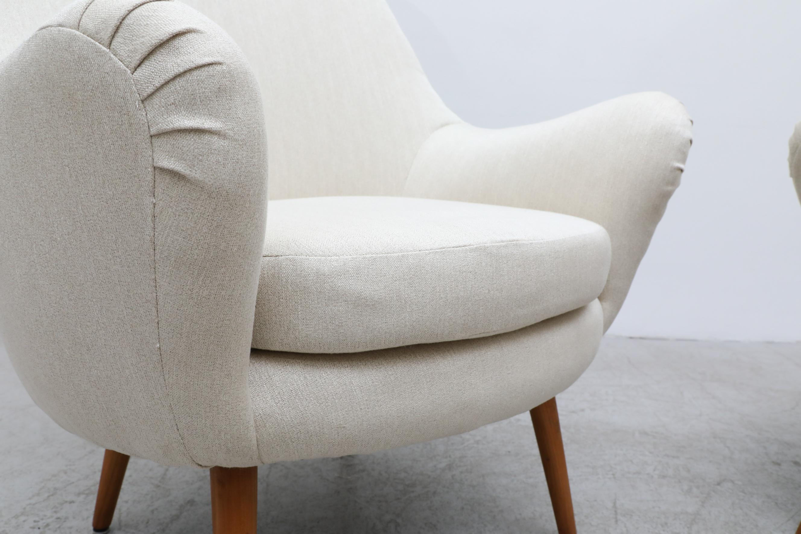 Carl Malmsten 'Attr' Weiß gepolstert Schwedische Lounge Stühle mit Holzbeinen im Angebot 5